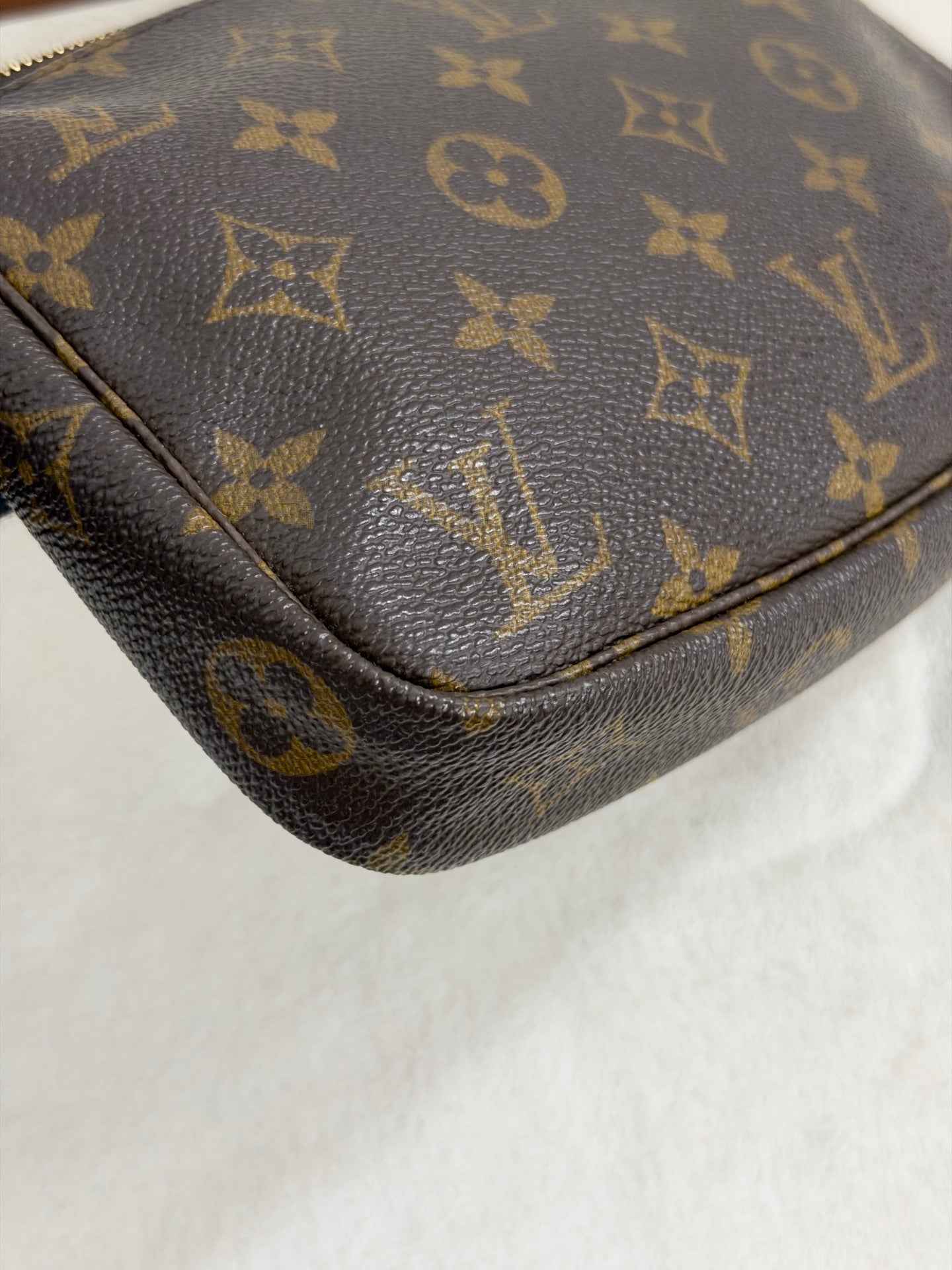 LOUIS VUITTON Monogram Shoudlerbag