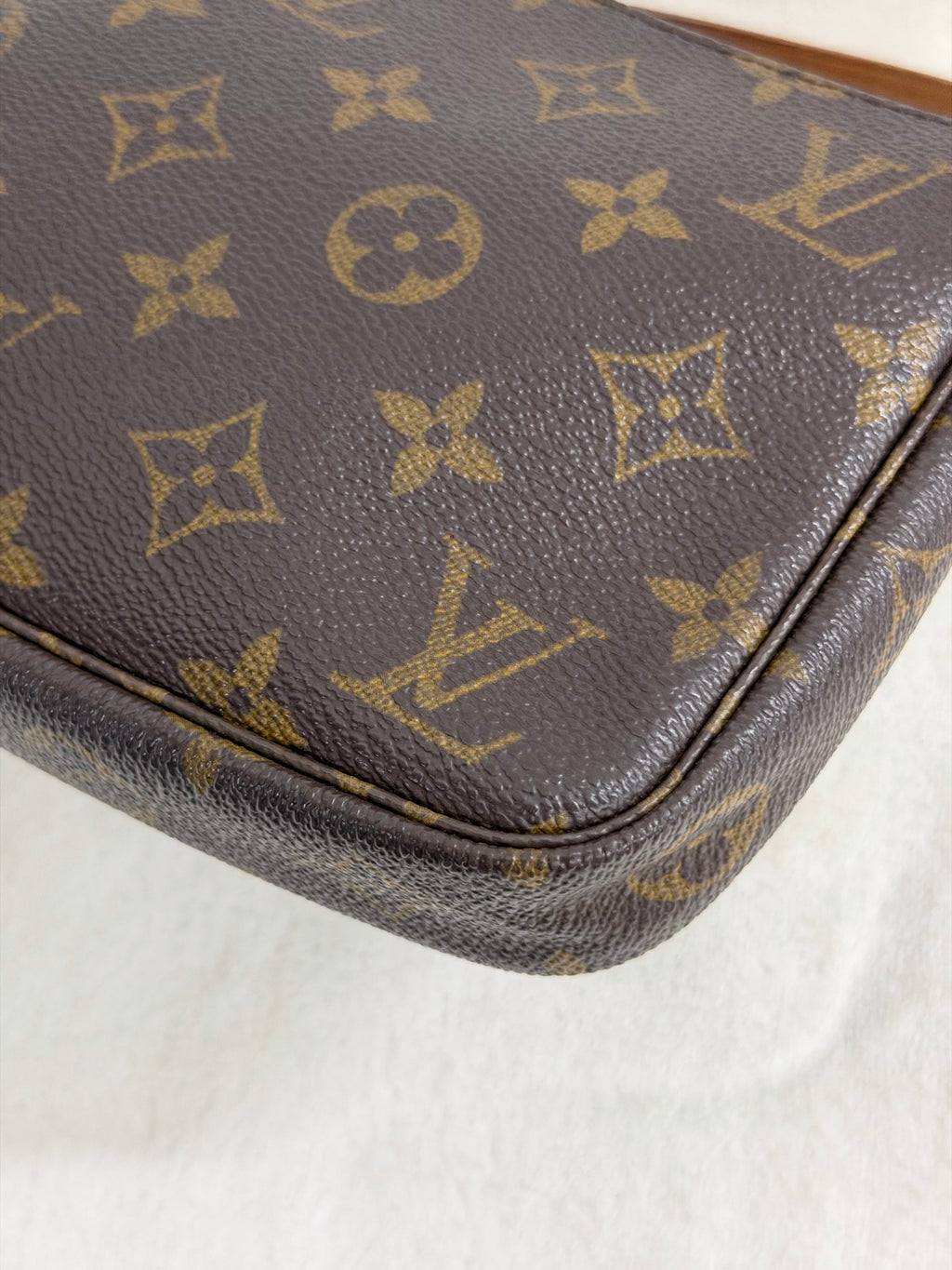 LOUIS VUITTON Monogram Shoudlerbag