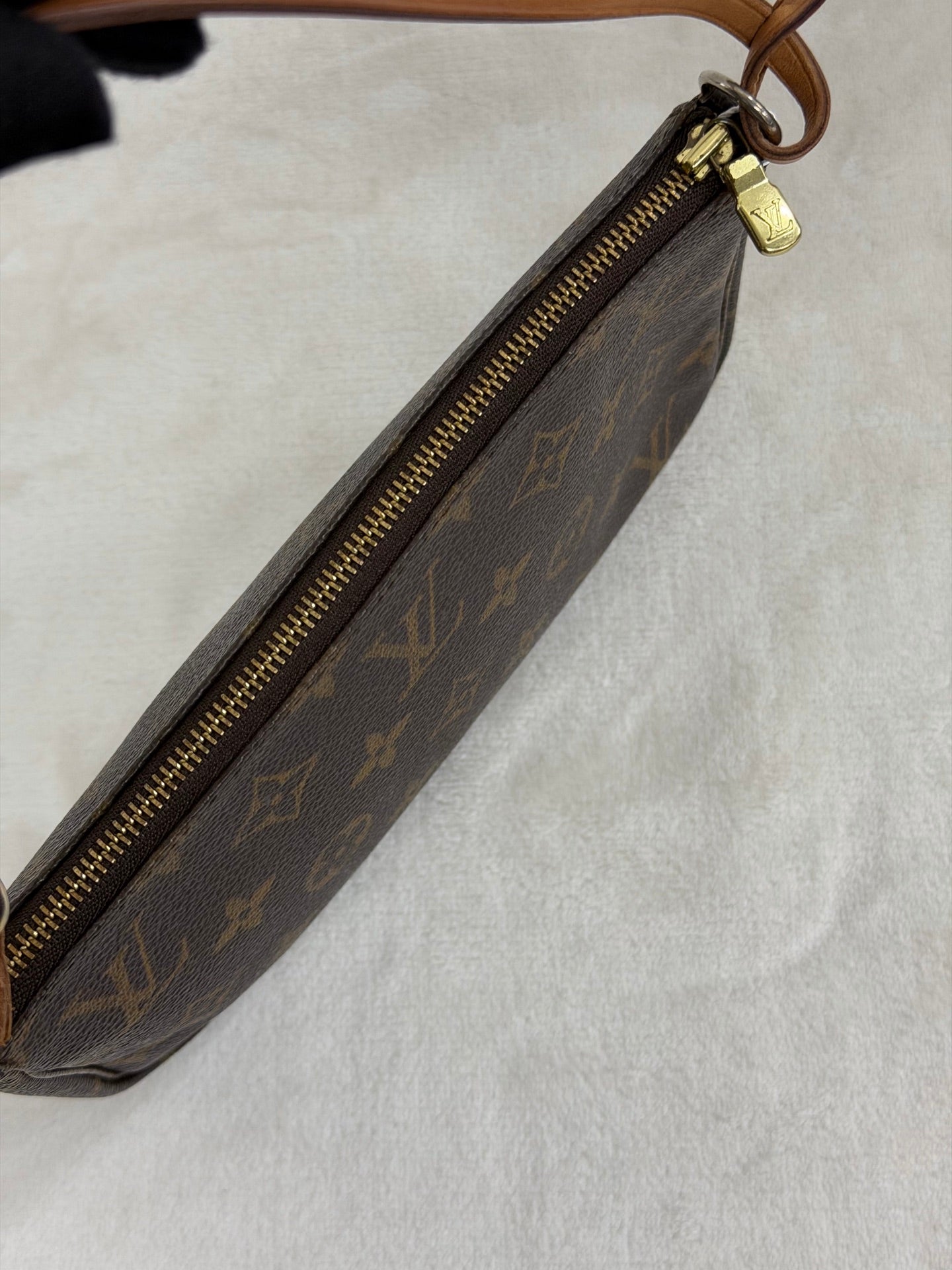 LOUIS VUITTON Monogram Shoudlerbag