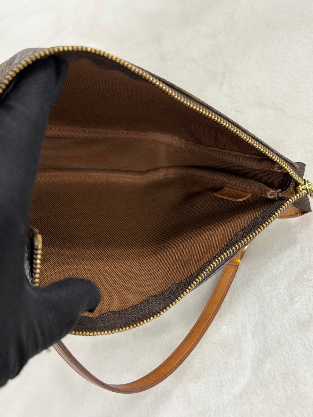 LOUIS VUITTON Monogram Shoudlerbag