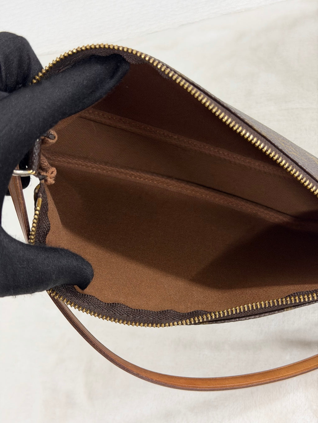 LOUIS VUITTON Monogram Shoudlerbag