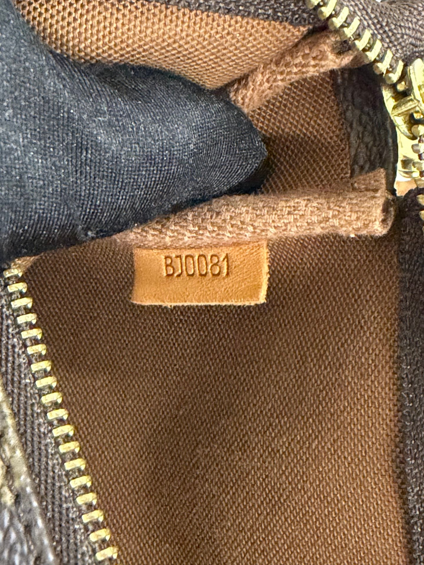 LOUIS VUITTON Monogram Shoudlerbag