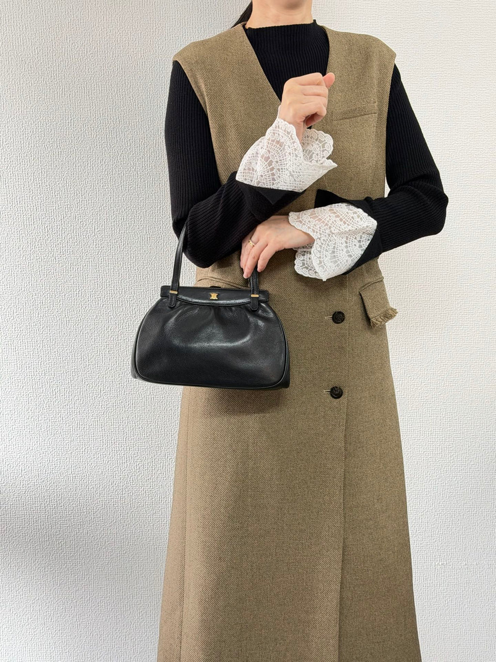 CELINE Triomphe Leather Kiss-Lock Handbag