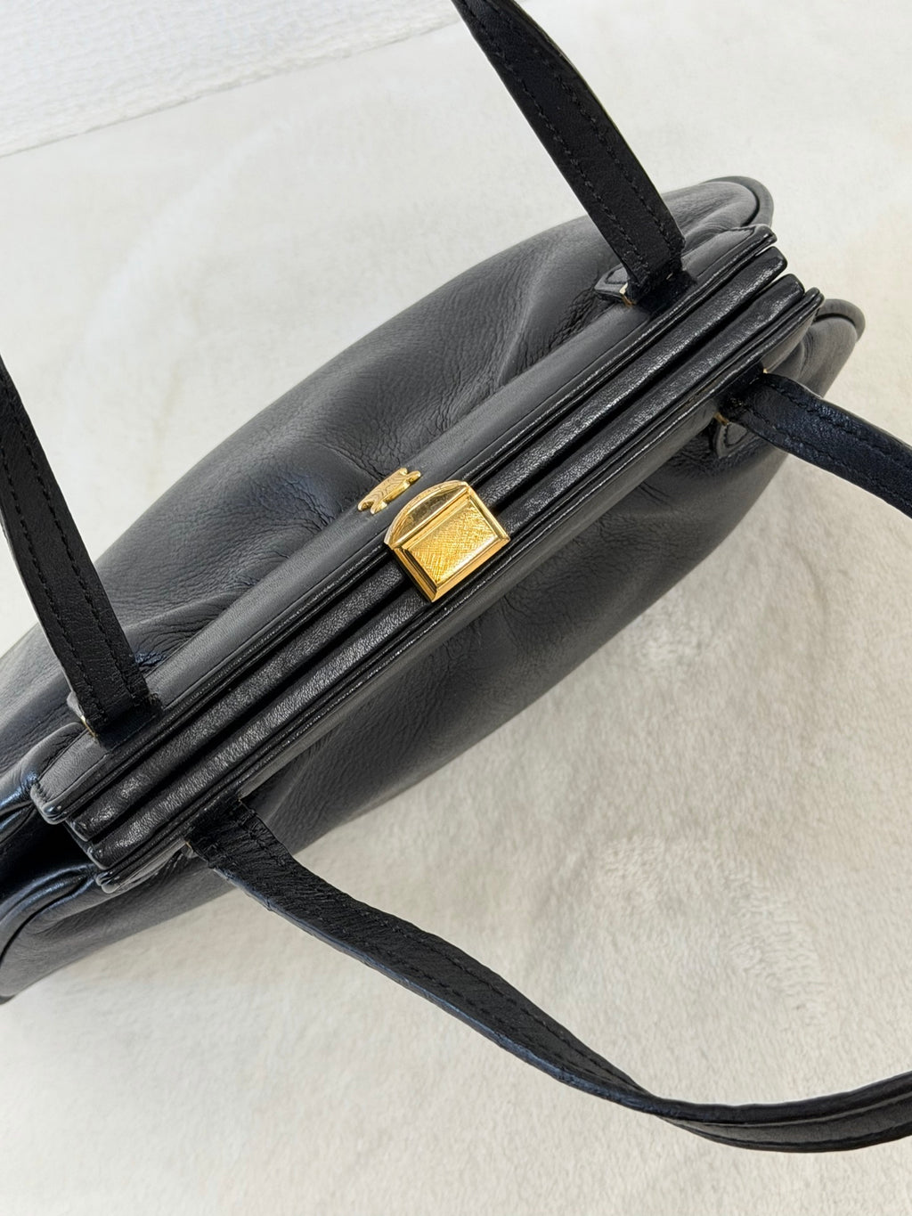 CELINE Triomphe Leather Kiss-Lock Handbag