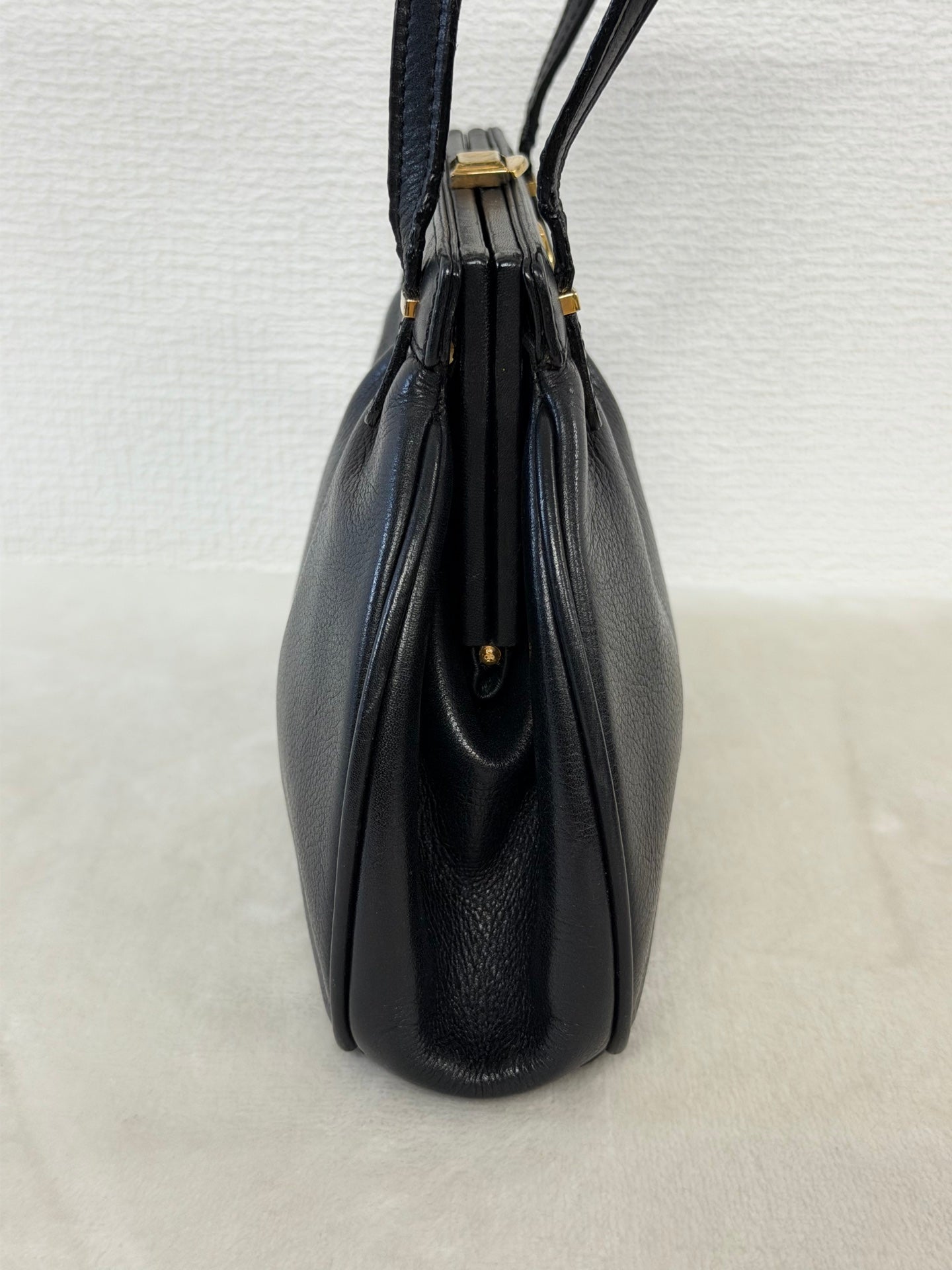 CELINE Triomphe Leather Kiss-Lock Handbag