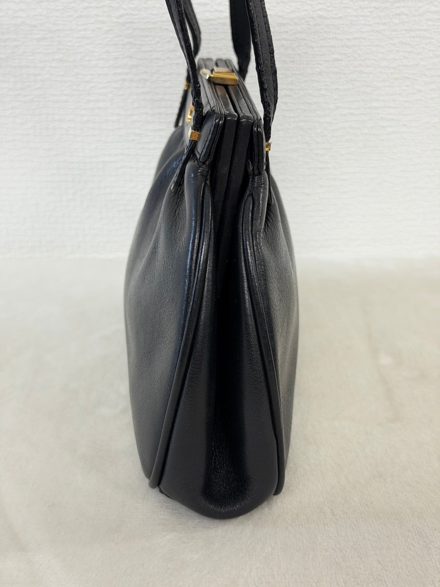 CELINE Triomphe Leather Kiss-Lock Handbag