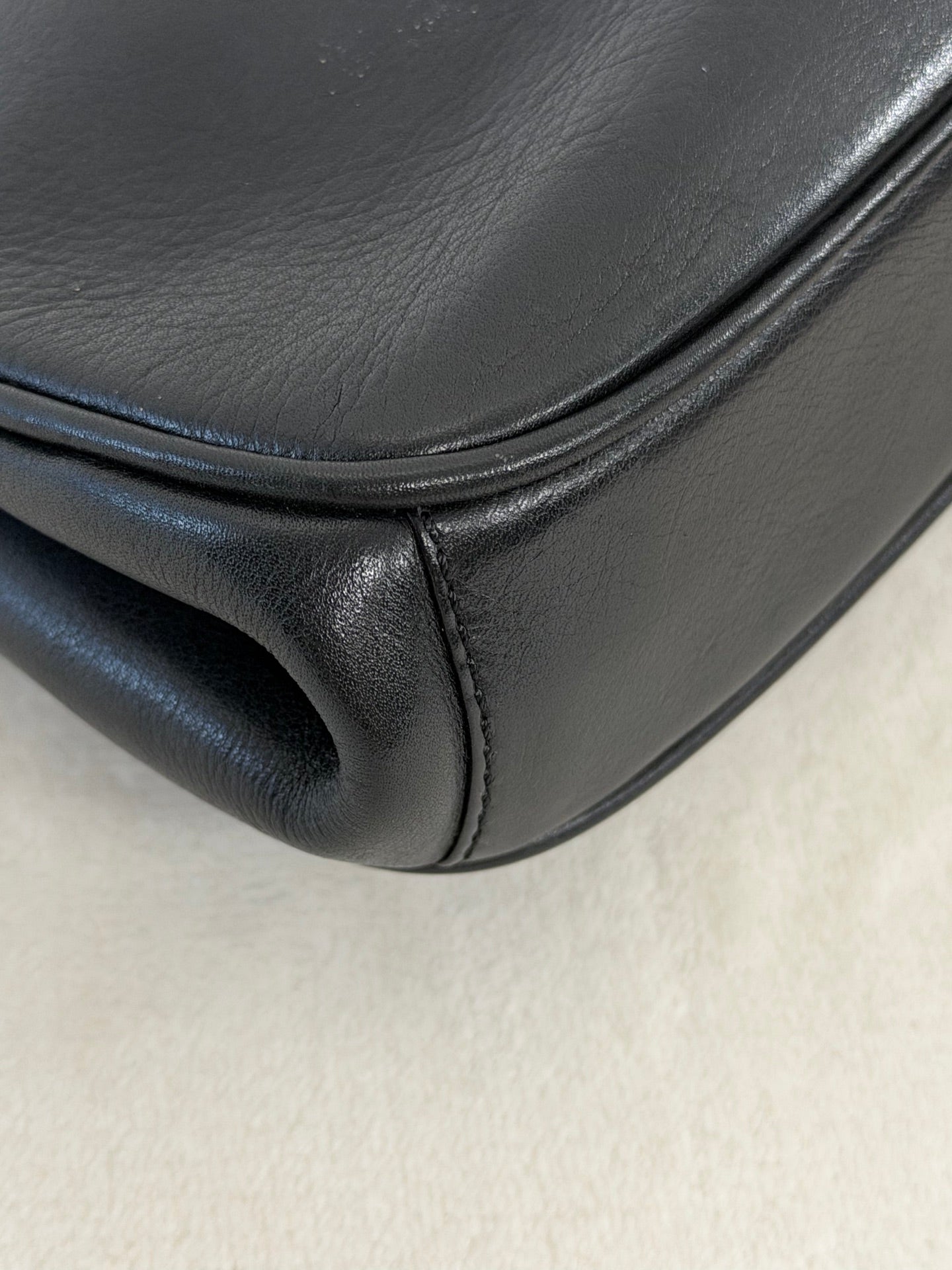 CELINE Triomphe Leather Kiss-Lock Handbag