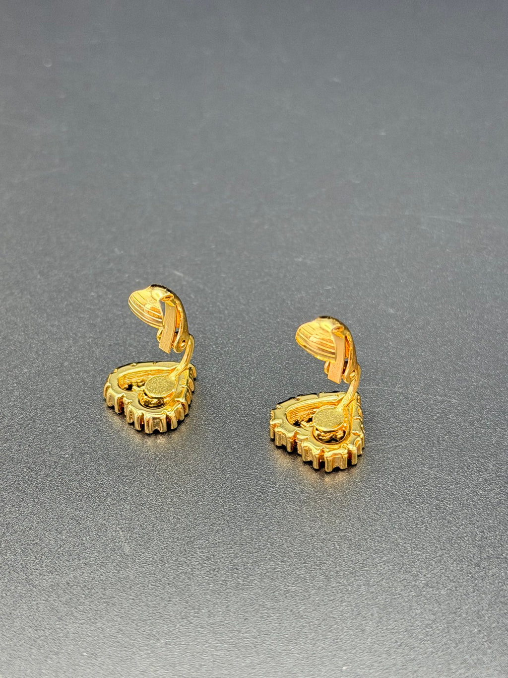 CHRISTIAN DIOR Heart-Shaped Earring