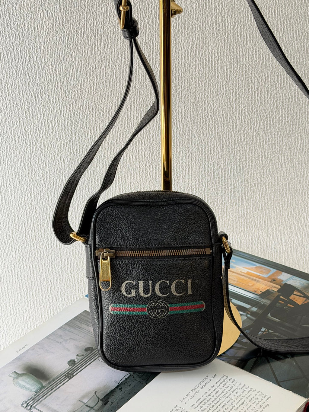GUCCI Logo Leather Crossbody Bag