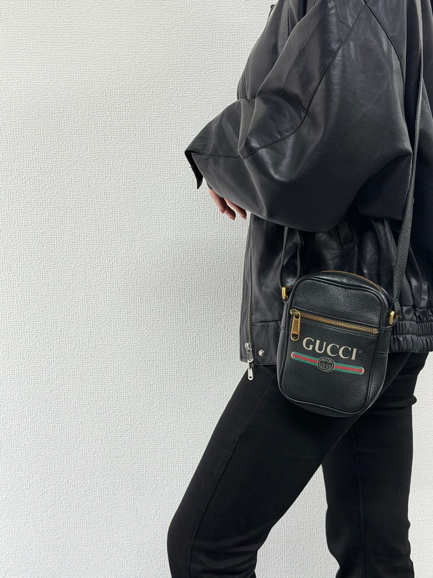 GUCCI Logo Leather Crossbody Bag