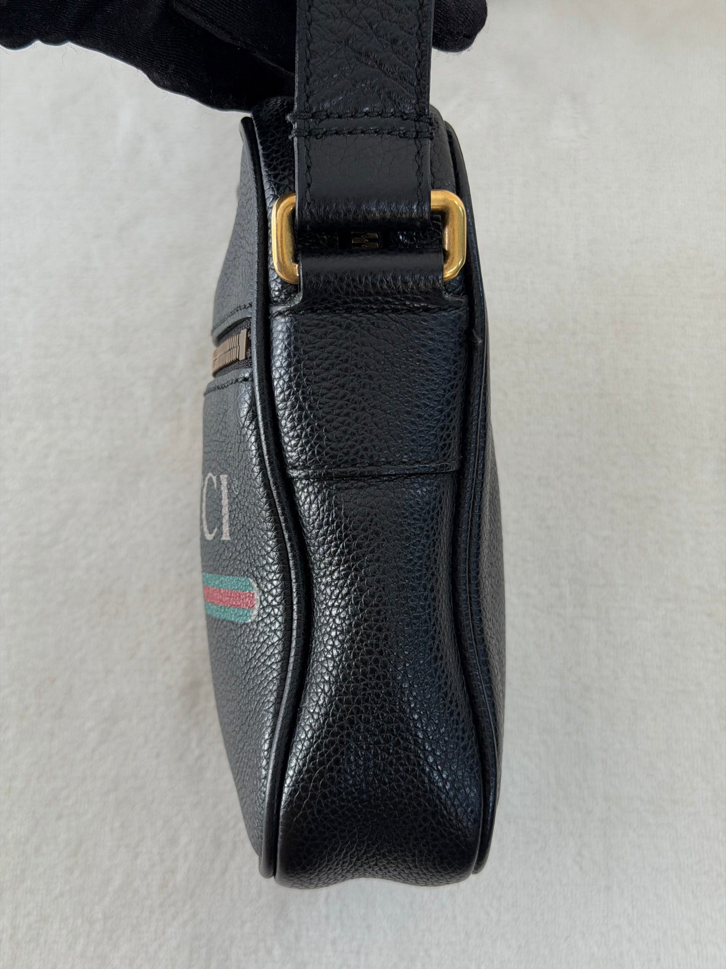 GUCCI Logo Leather Crossbody Bag