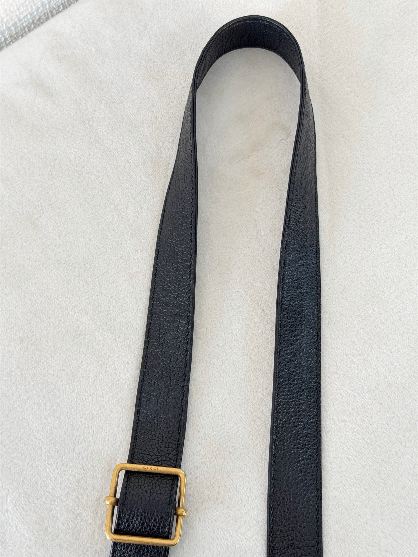GUCCI Logo Leather Crossbody Bag