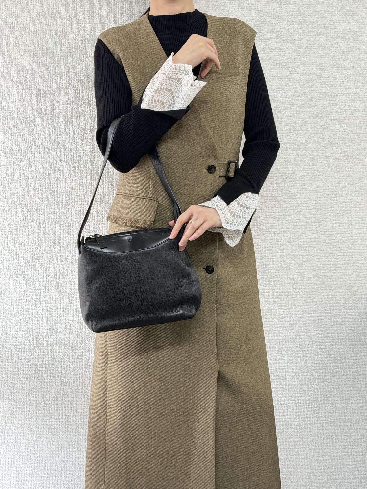 LOEWE Genuine leather Shoulderbag
