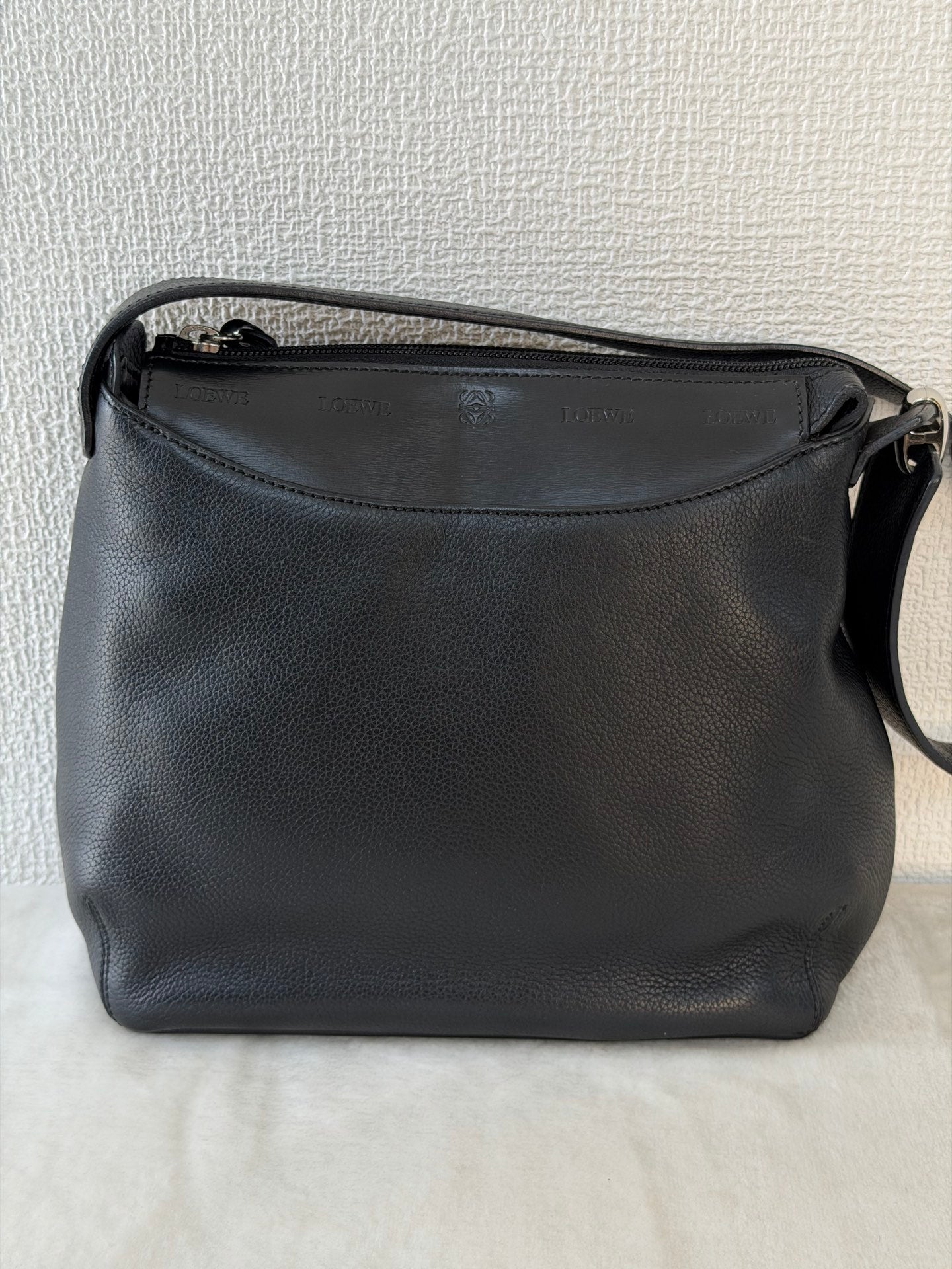 LOEWE Genuine leather Shoulderbag