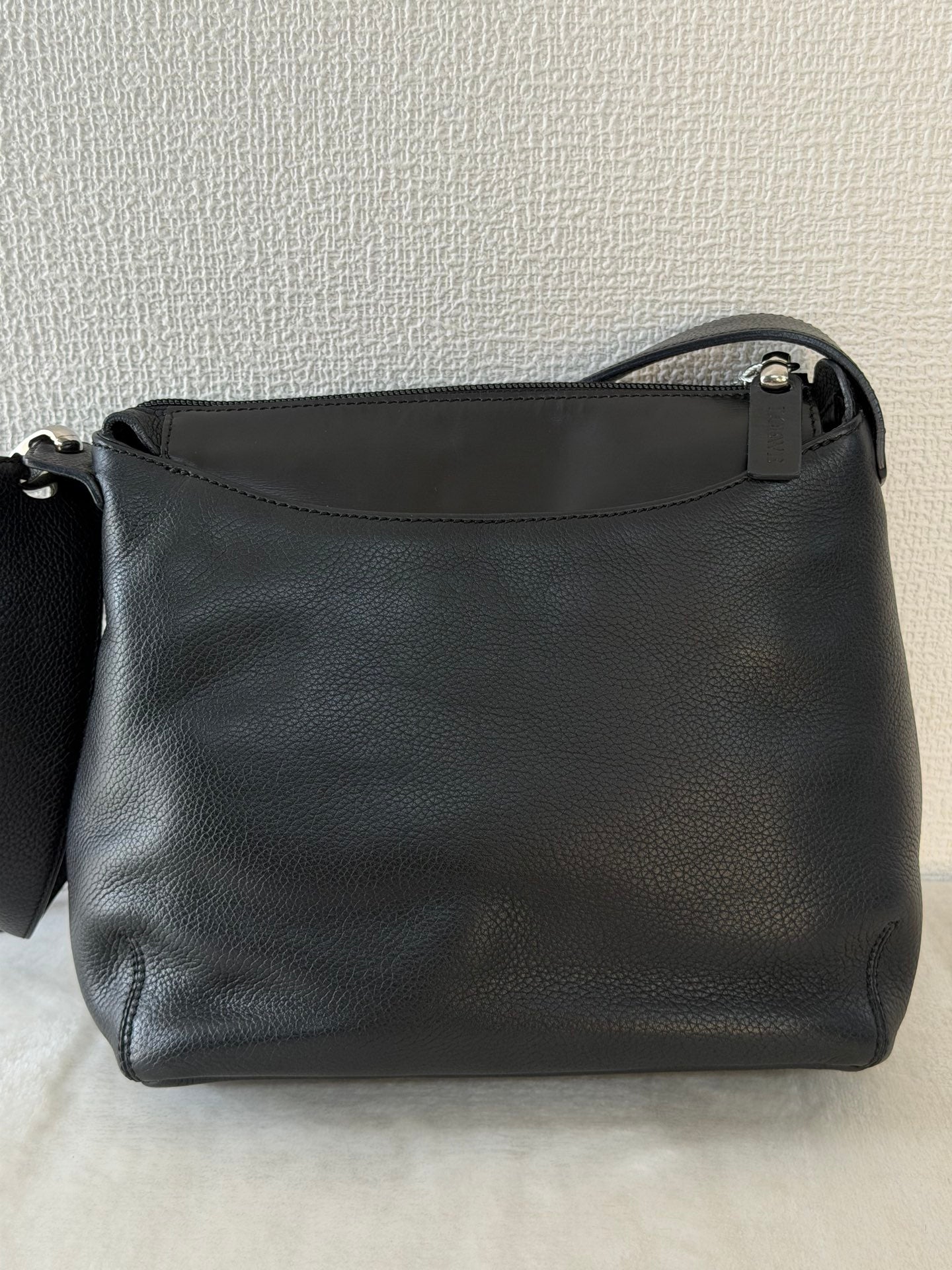 LOEWE Genuine leather Shoulderbag