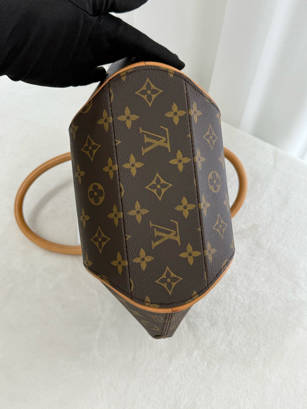 LOUIS VUITTON Monogram Pearl Bag