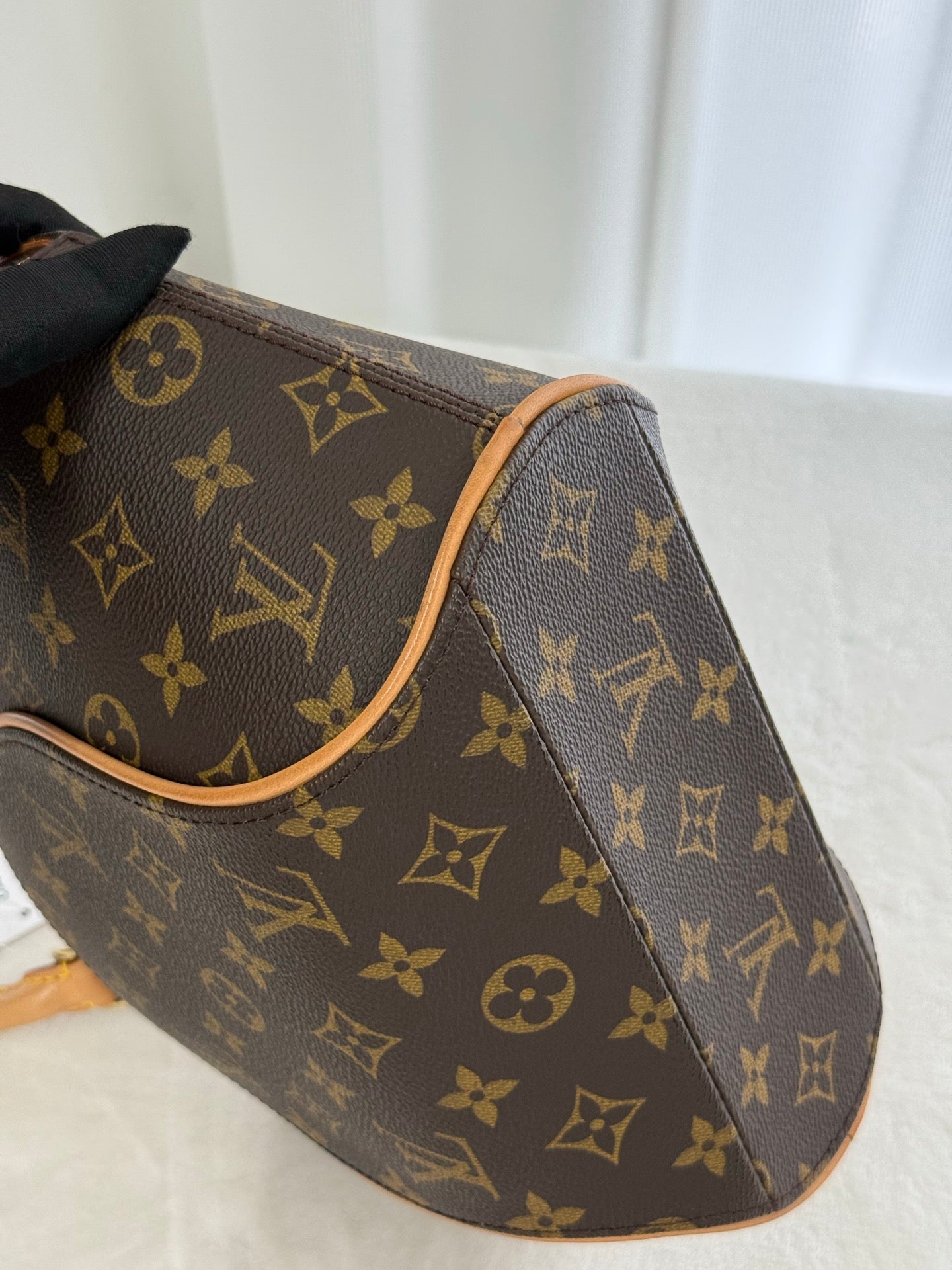 LOUIS VUITTON Monogram Pearl Bag