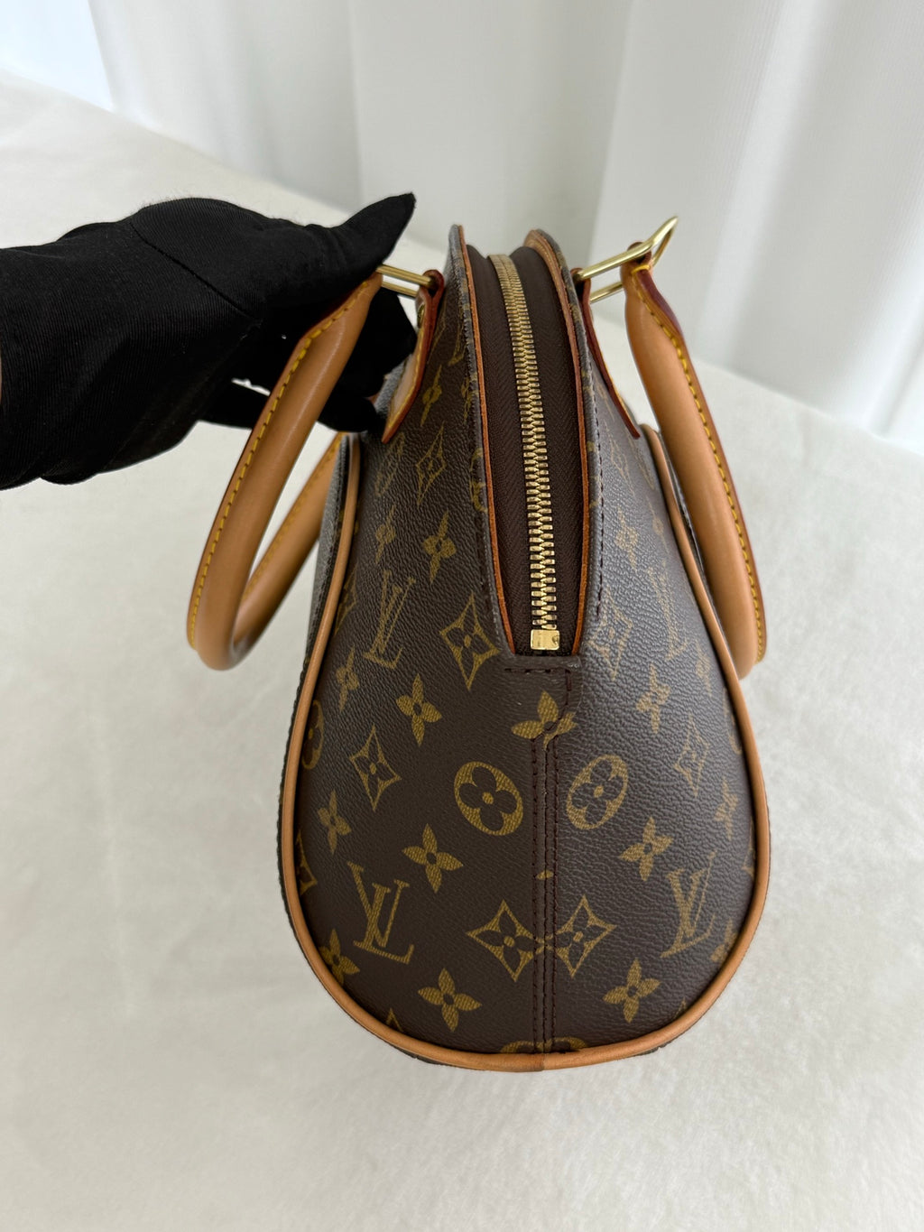 LOUIS VUITTON Monogram Pearl Bag