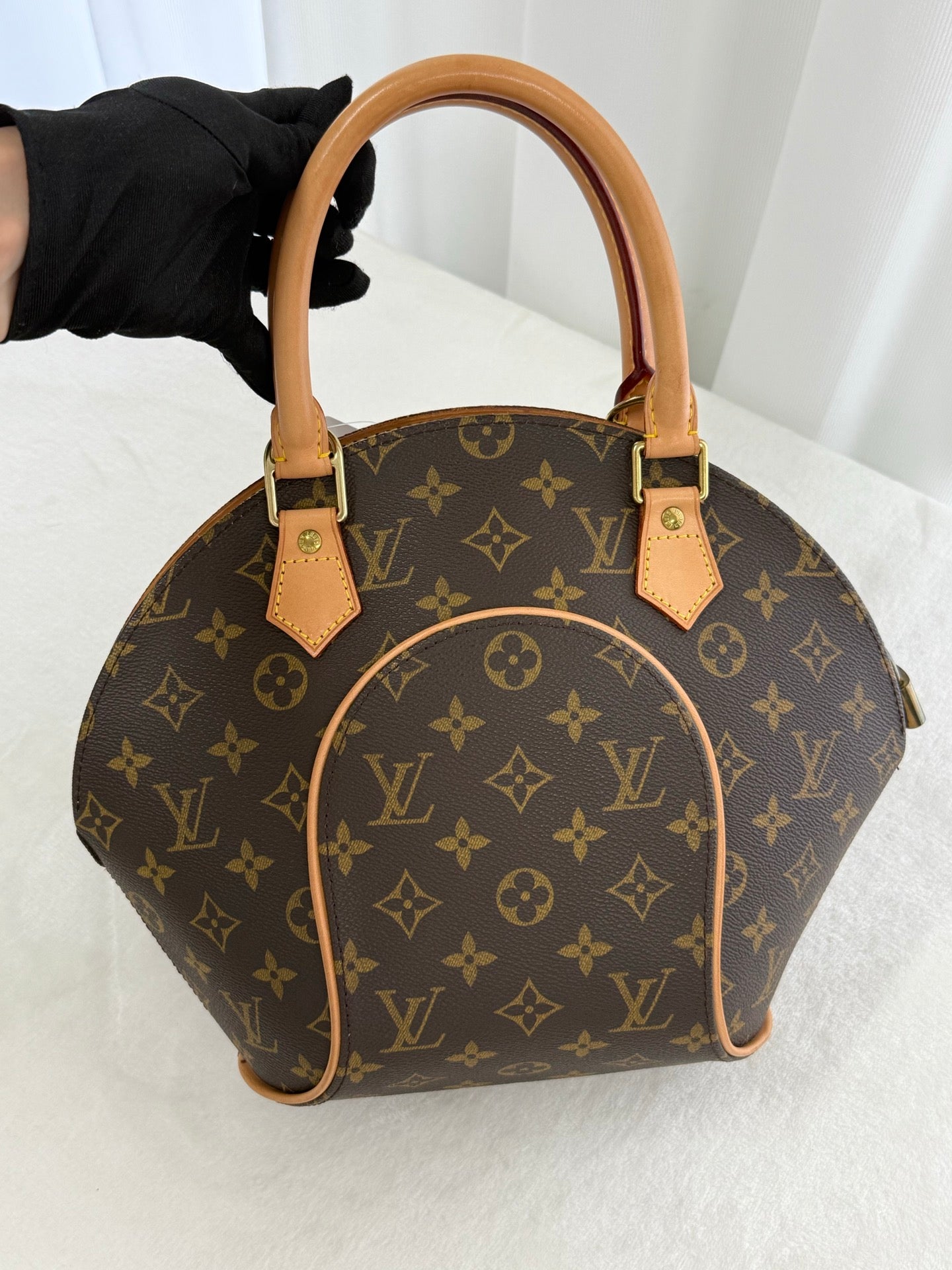 LOUIS VUITTON Monogram Pearl Bag