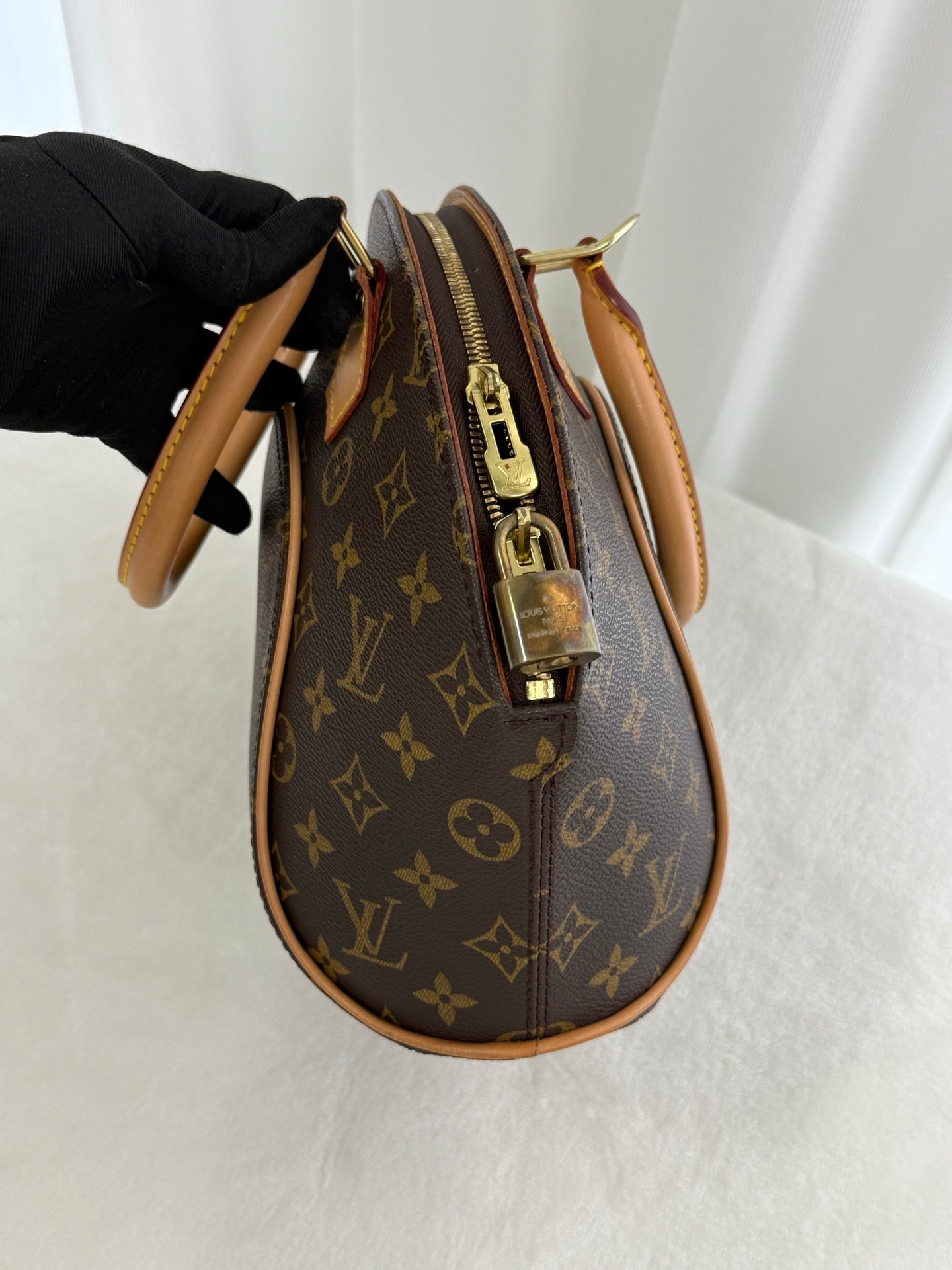 LOUIS VUITTON Monogram Pearl Bag