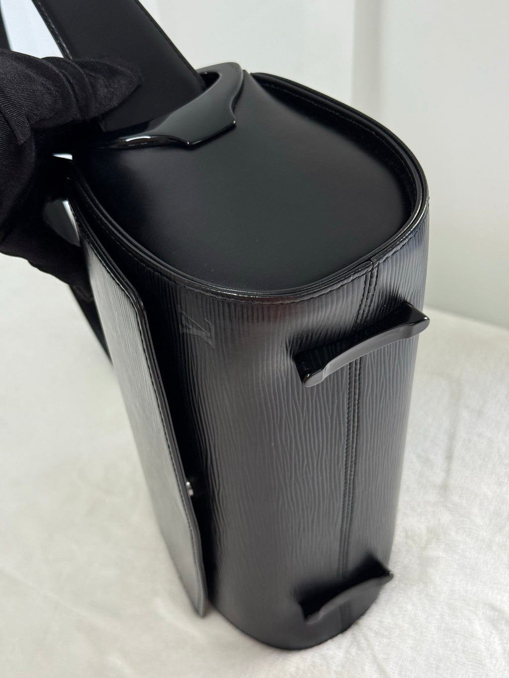LOUIS VUITTON Epi Nocturne Shoulderbag