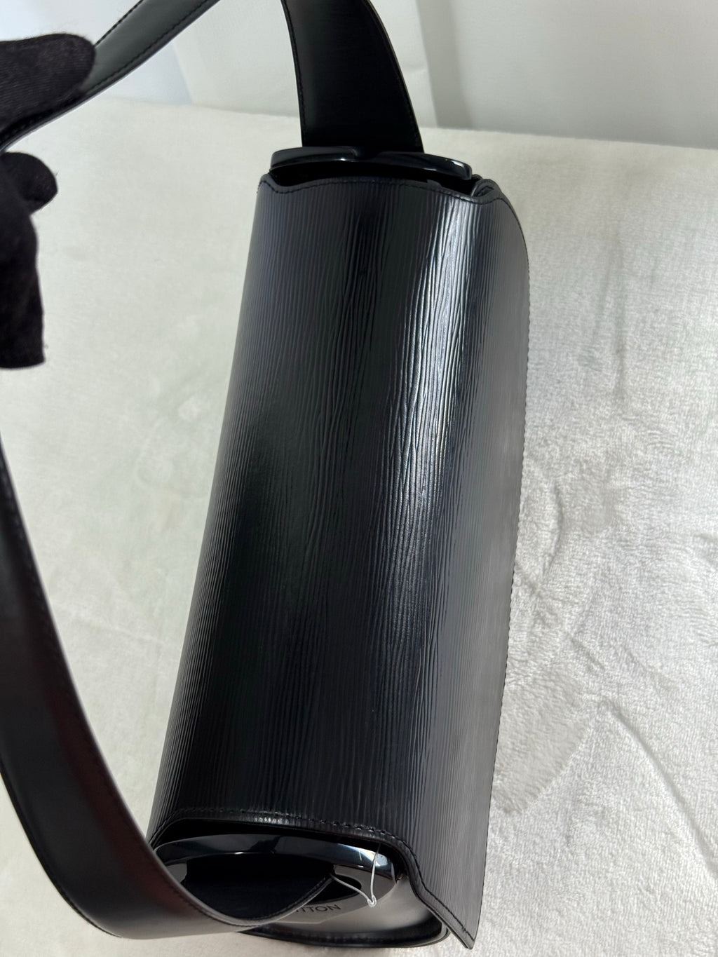 LOUIS VUITTON Epi Nocturne Shoulderbag
