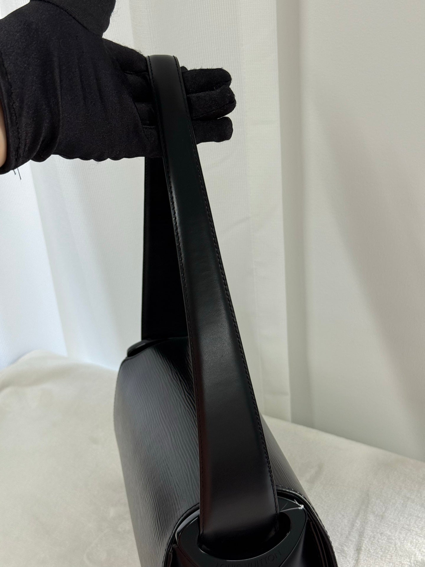 LOUIS VUITTON Epi Nocturne Shoulderbag