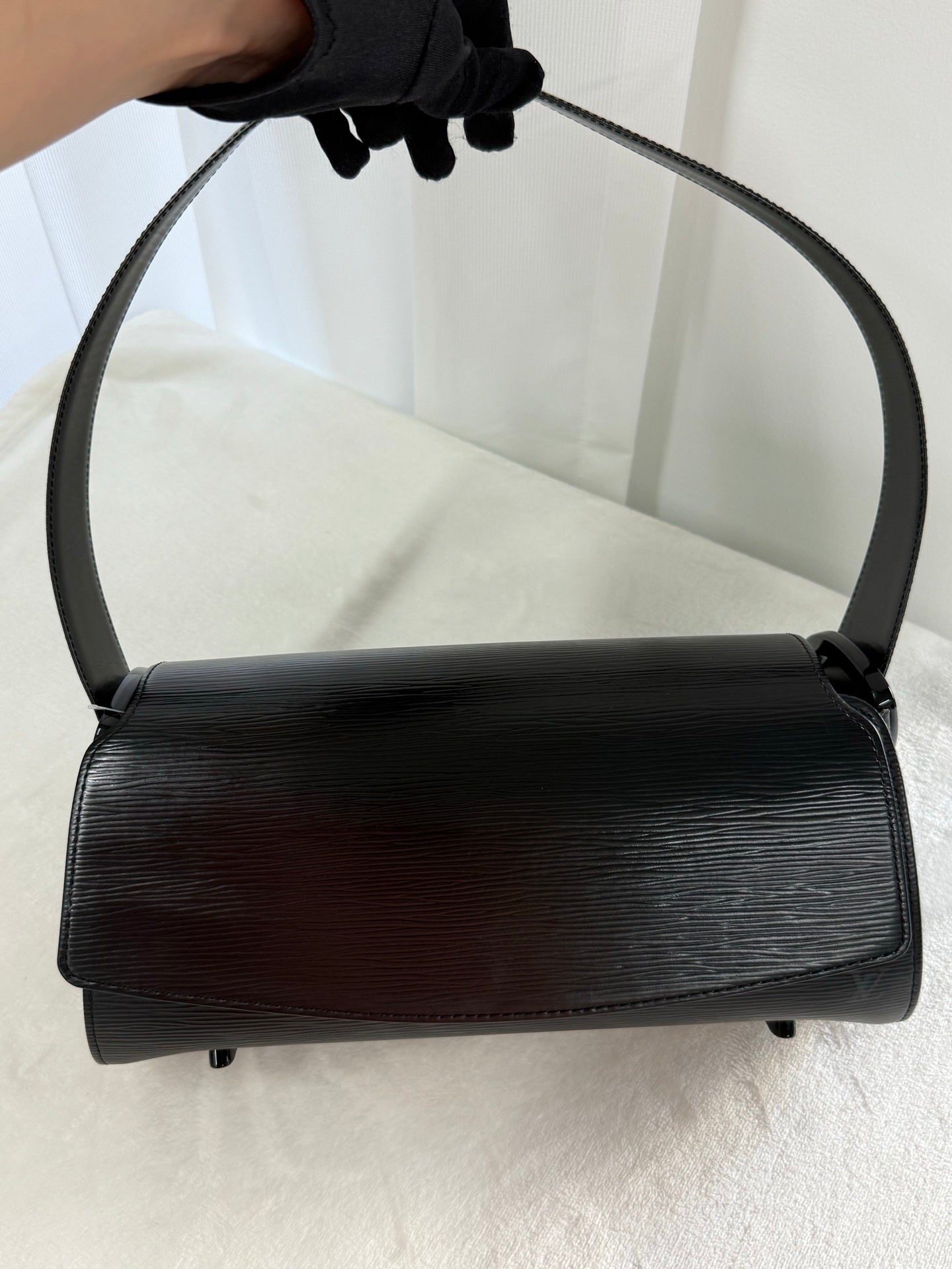 LOUIS VUITTON Epi Nocturne Shoulderbag