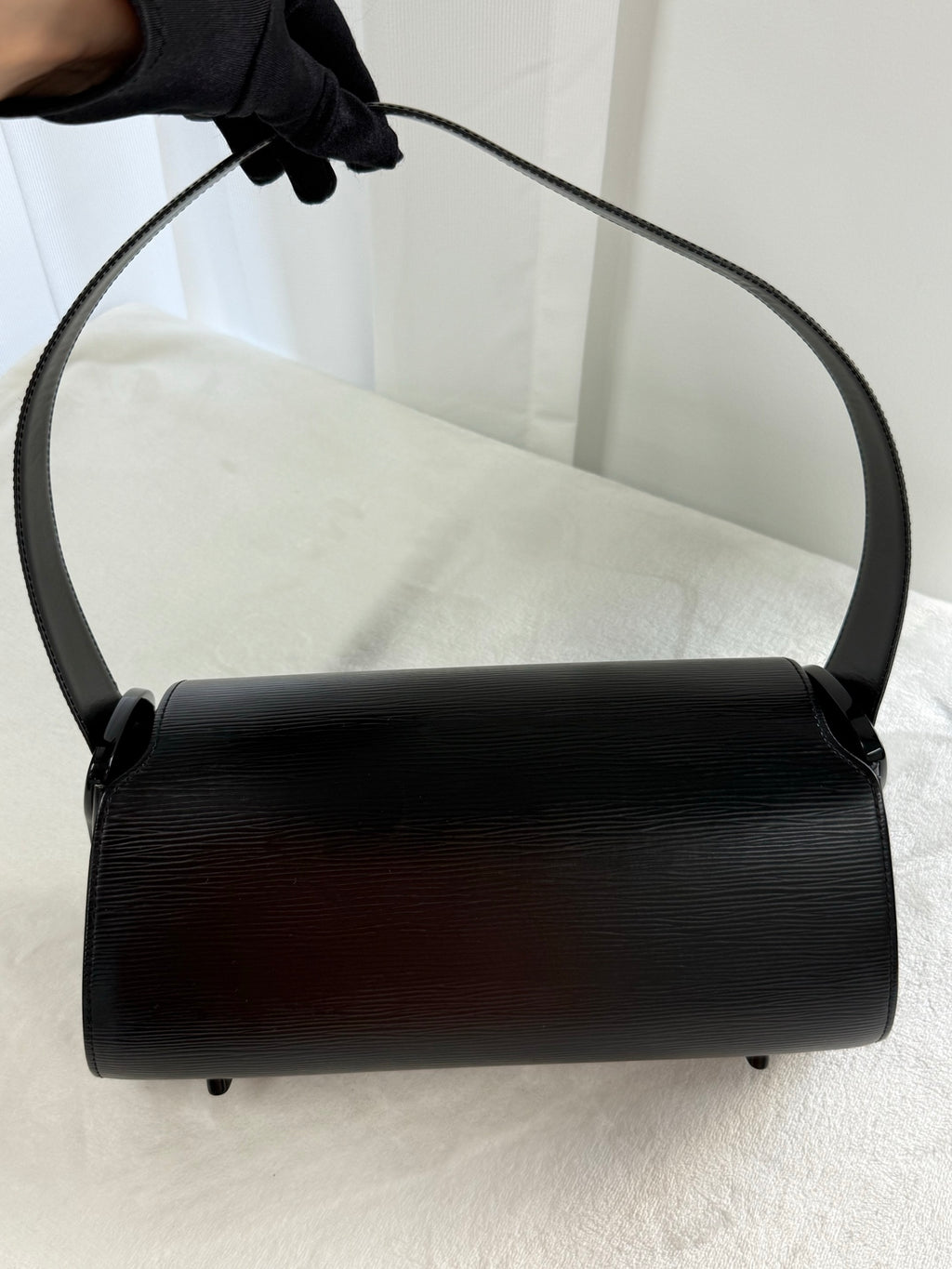 LOUIS VUITTON Epi Nocturne Shoulderbag