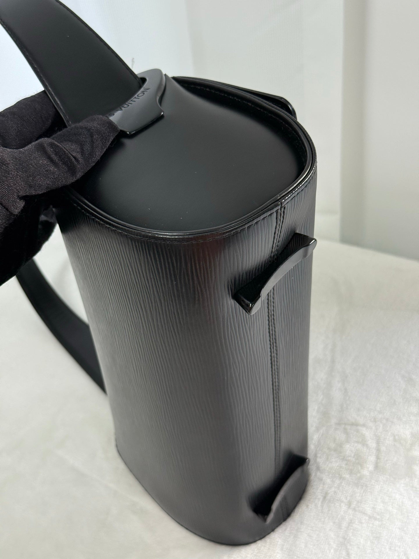 LOUIS VUITTON Epi Nocturne Shoulderbag