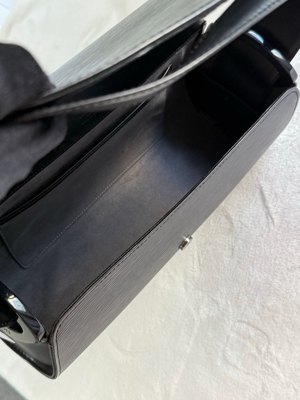 LOUIS VUITTON Epi Nocturne Shoulderbag