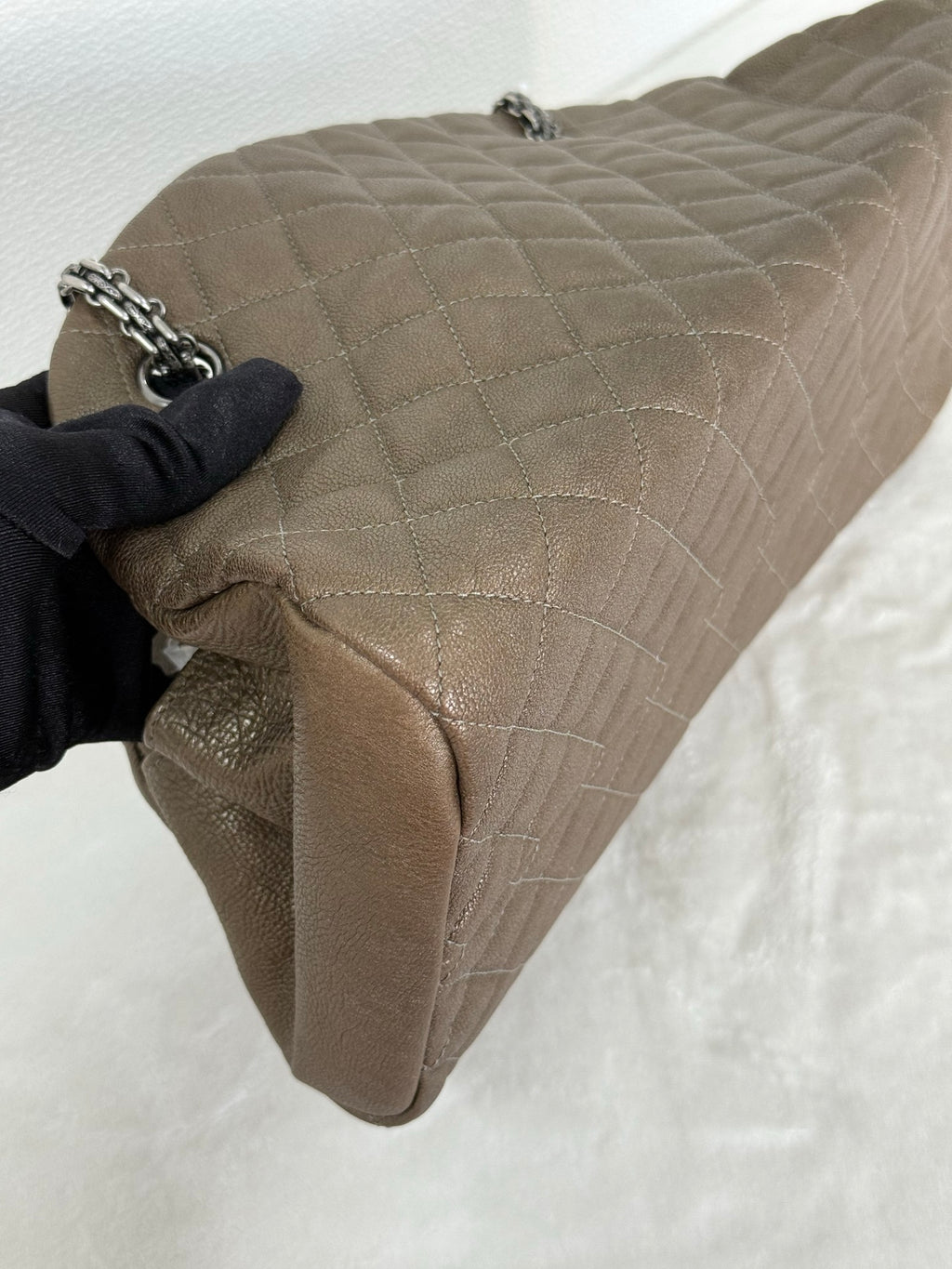 CHANEL Quilted Double-C Logo Chainbag