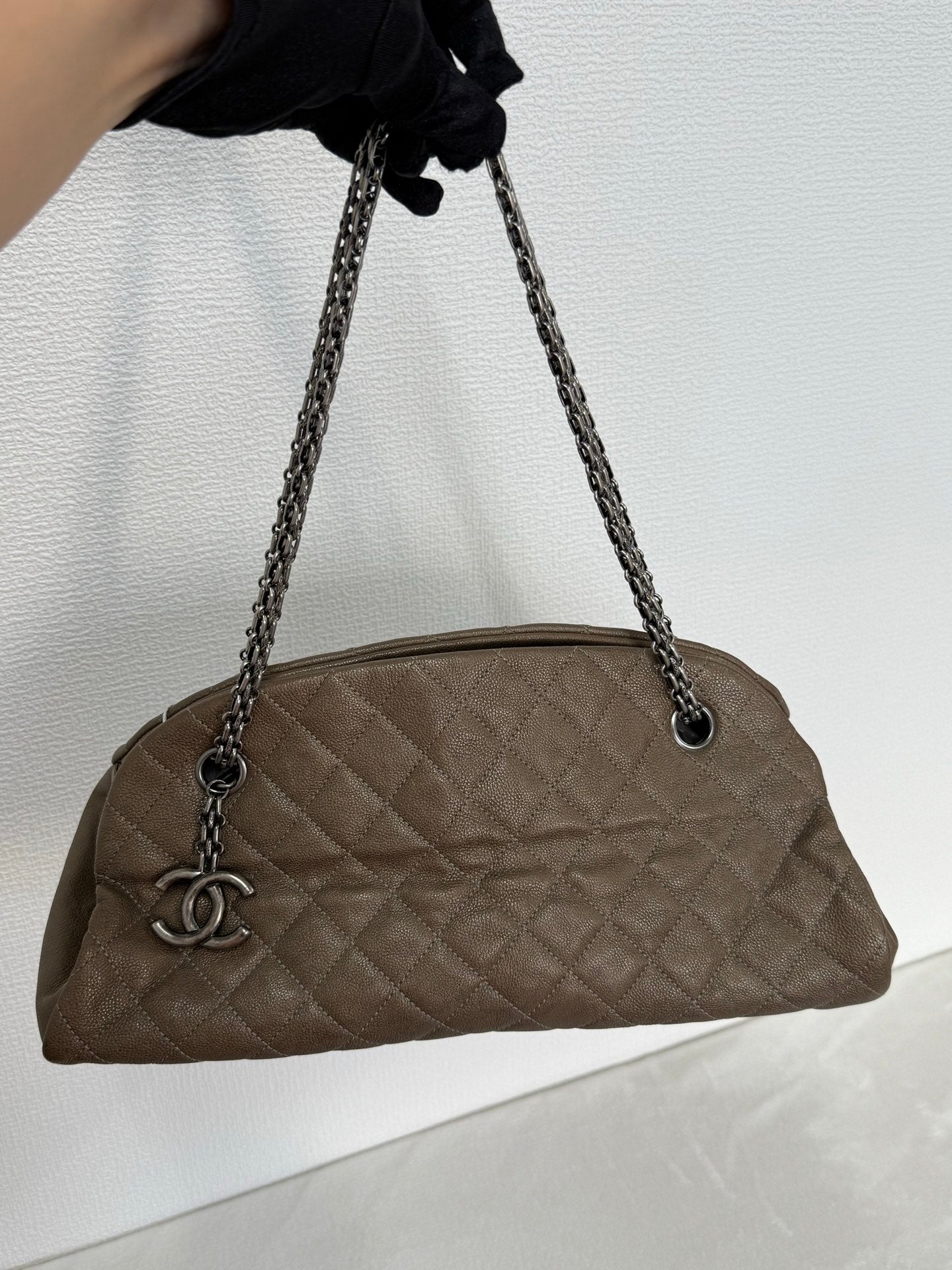 CHANEL Quilted Double-C Logo Chainbag