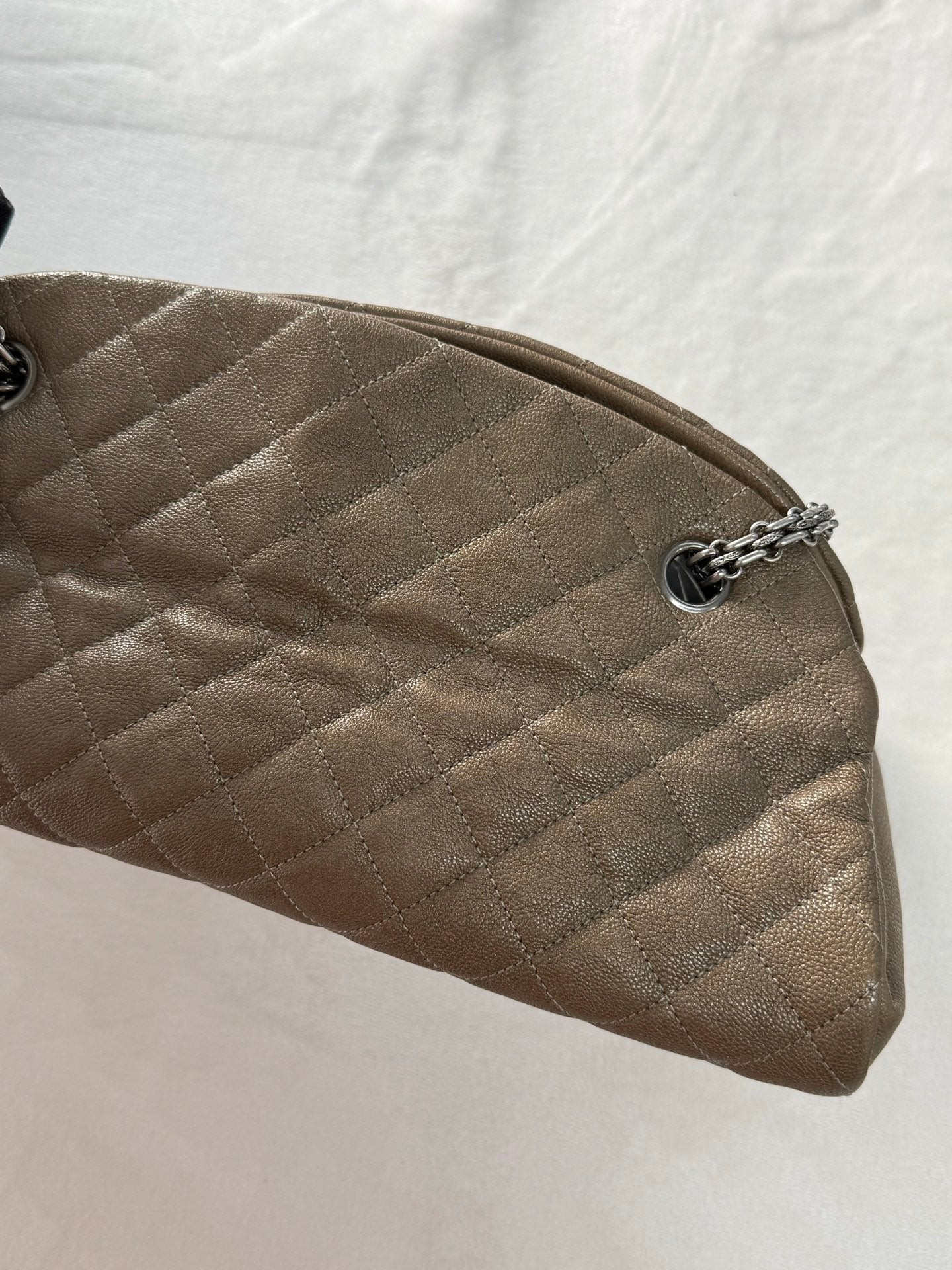 CHANEL Quilted Double-C Logo Chainbag