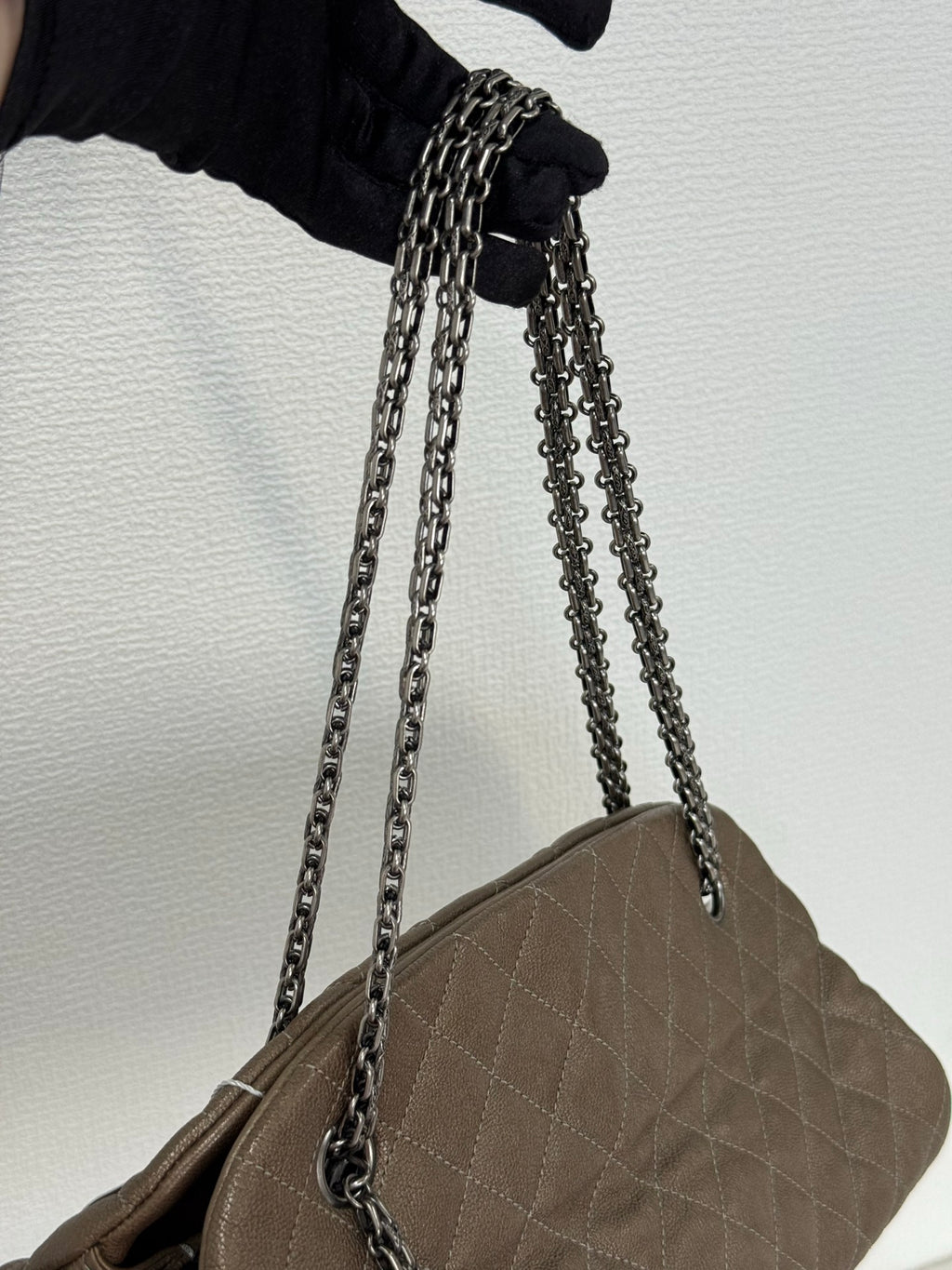 CHANEL Quilted Double-C Logo Chainbag