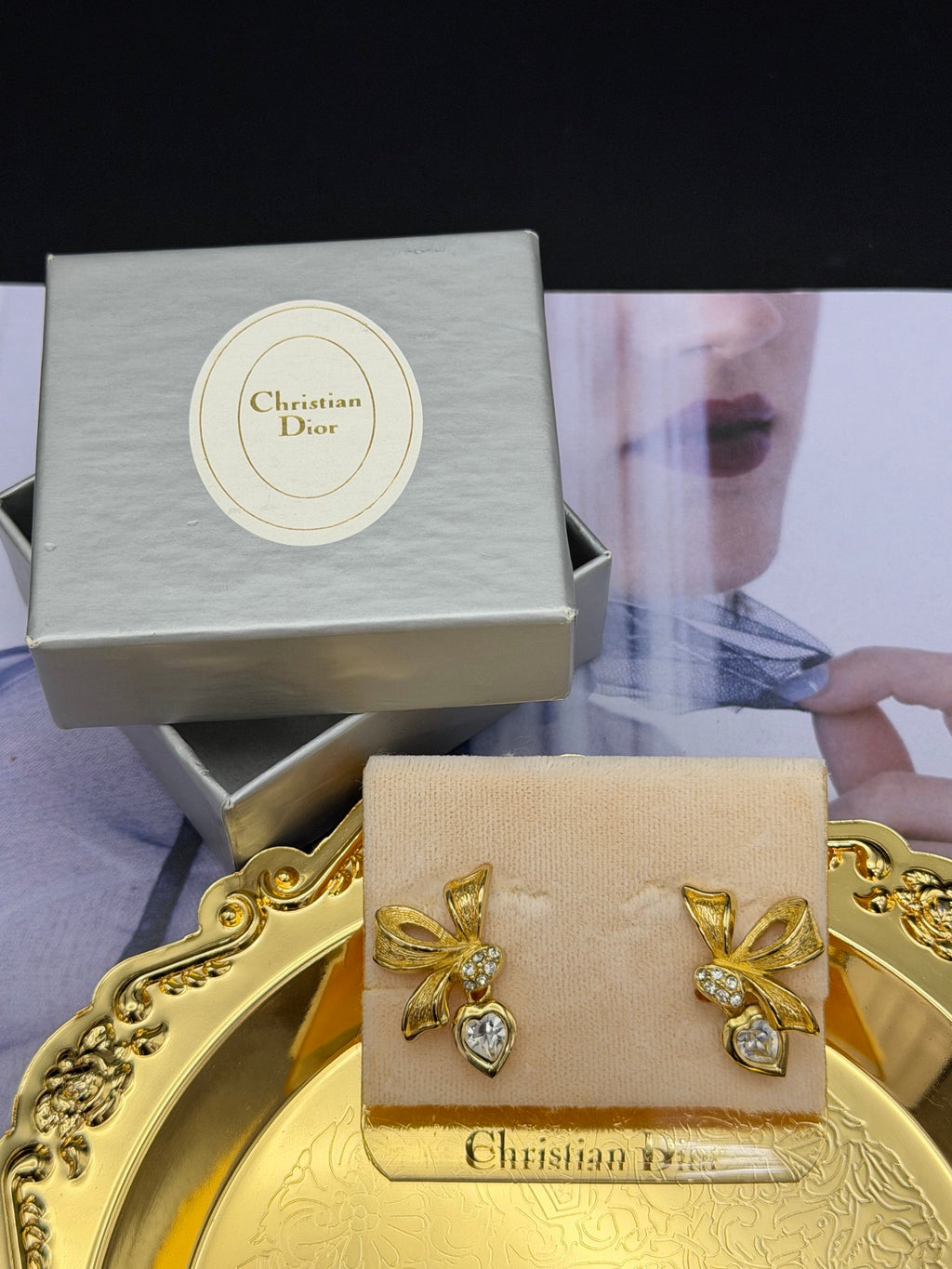 CHRISTIAN DIOR Ribbon Ear Clips