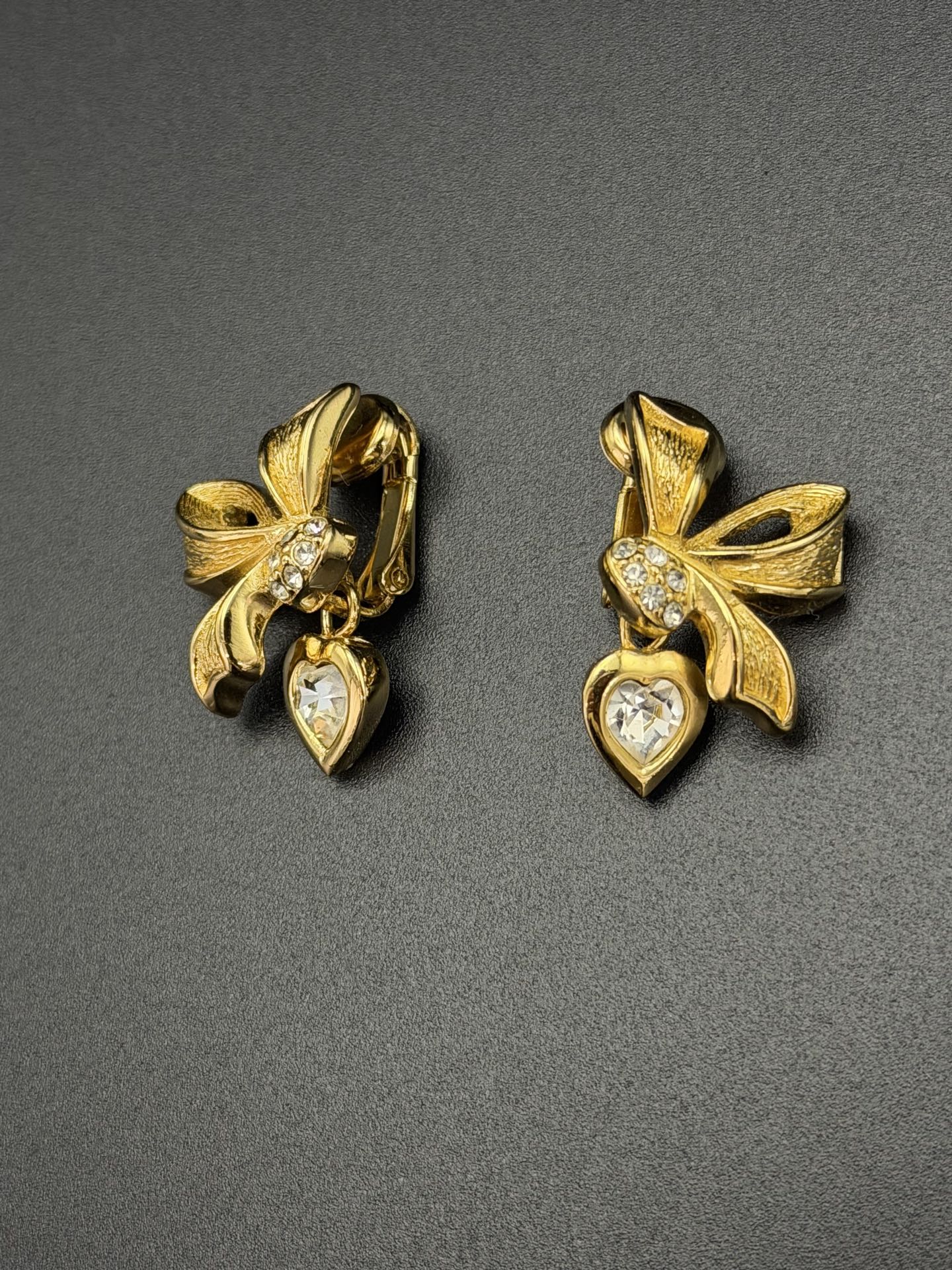 CHRISTIAN DIOR Ribbon Ear Clips