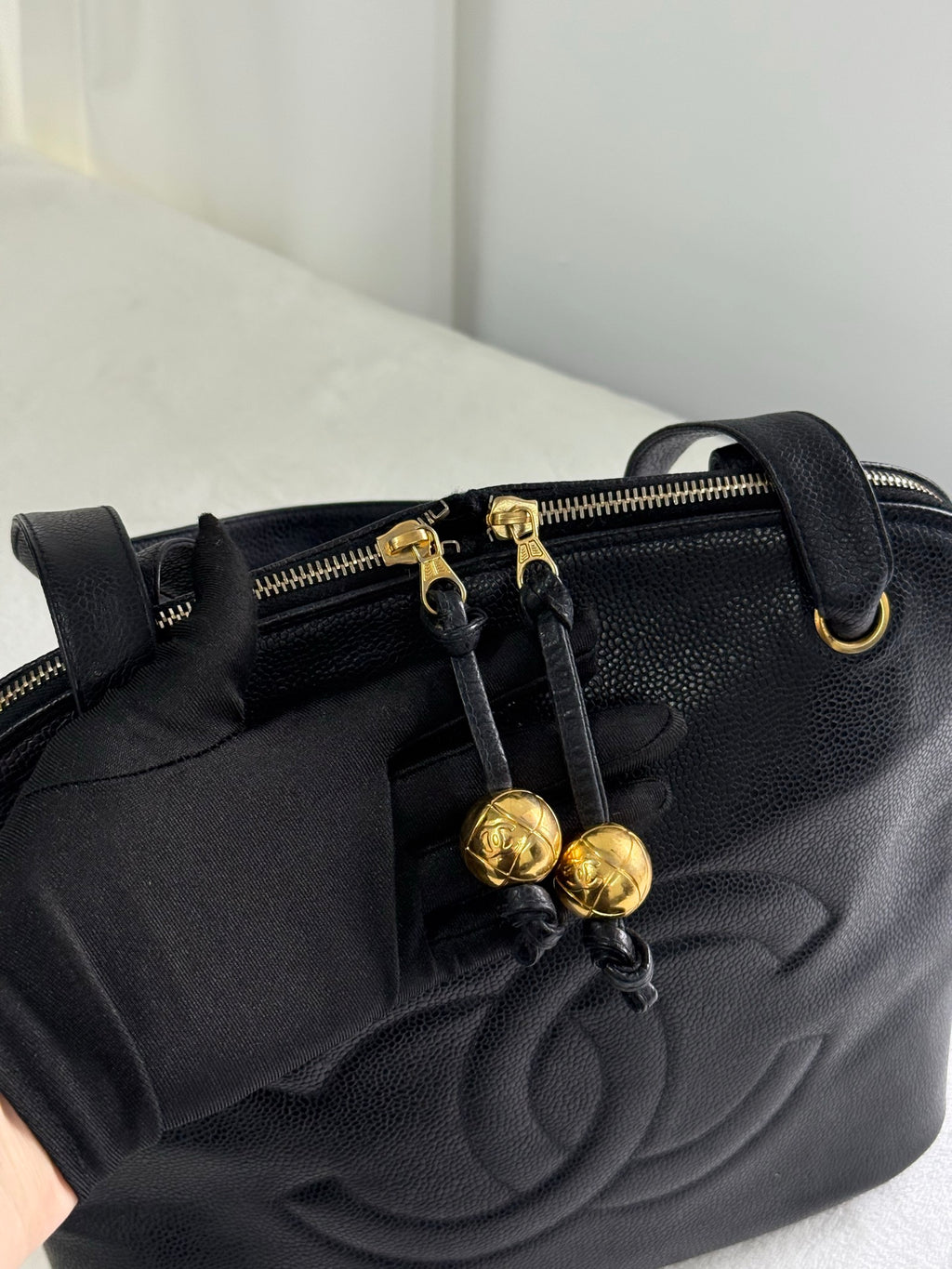 CHANEL Double-C Cavier Golden Ball Shoulderbag