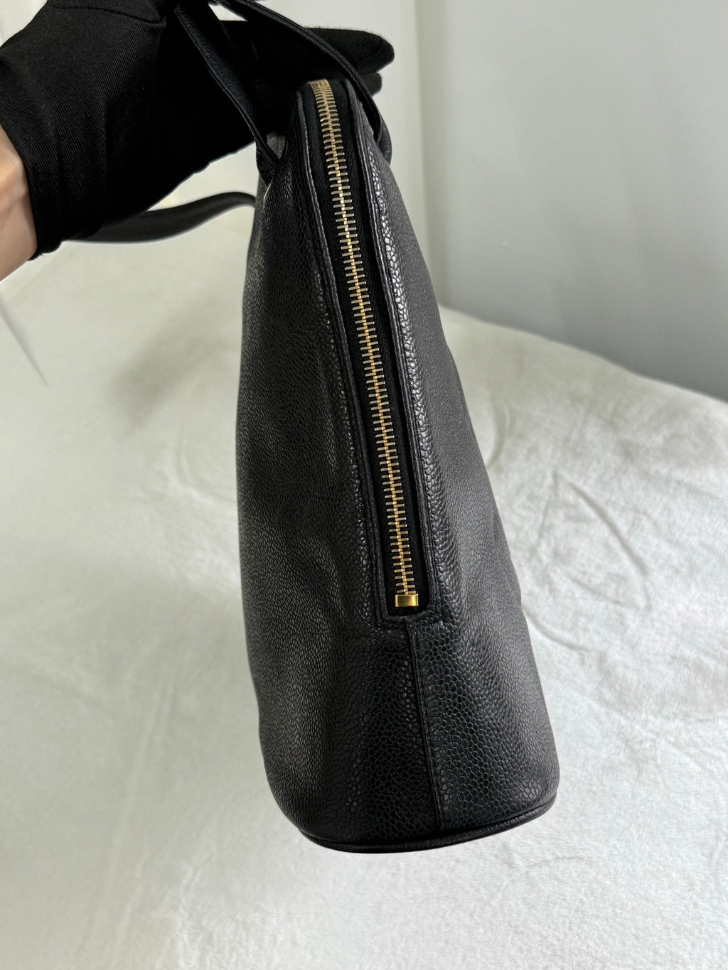 CHANEL Double-C Cavier Golden Ball Shoulderbag