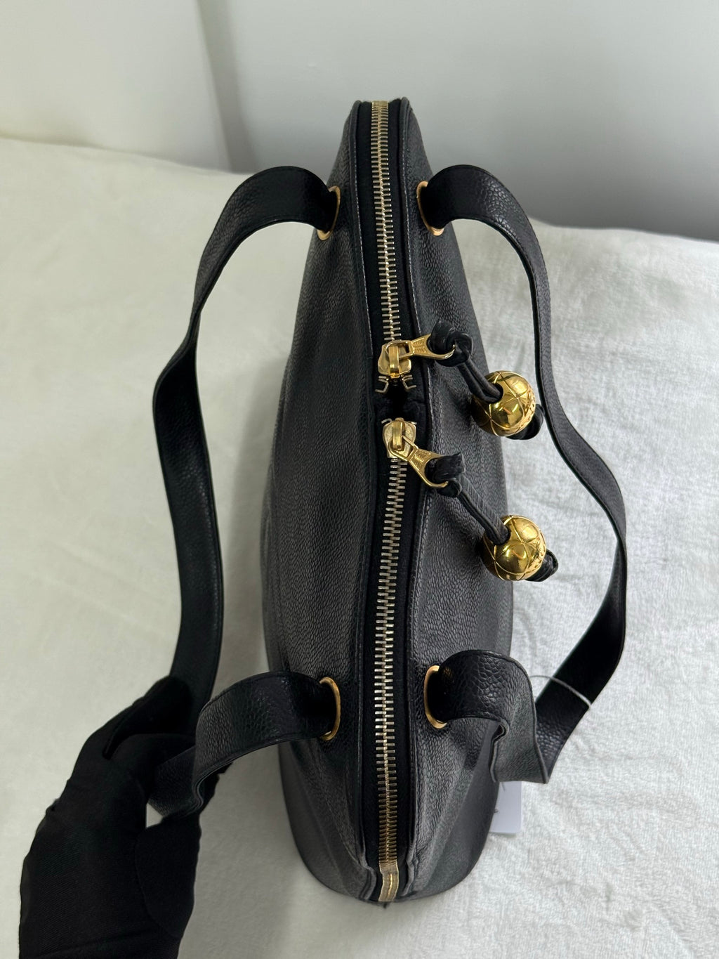 CHANEL Double-C Cavier Golden Ball Shoulderbag