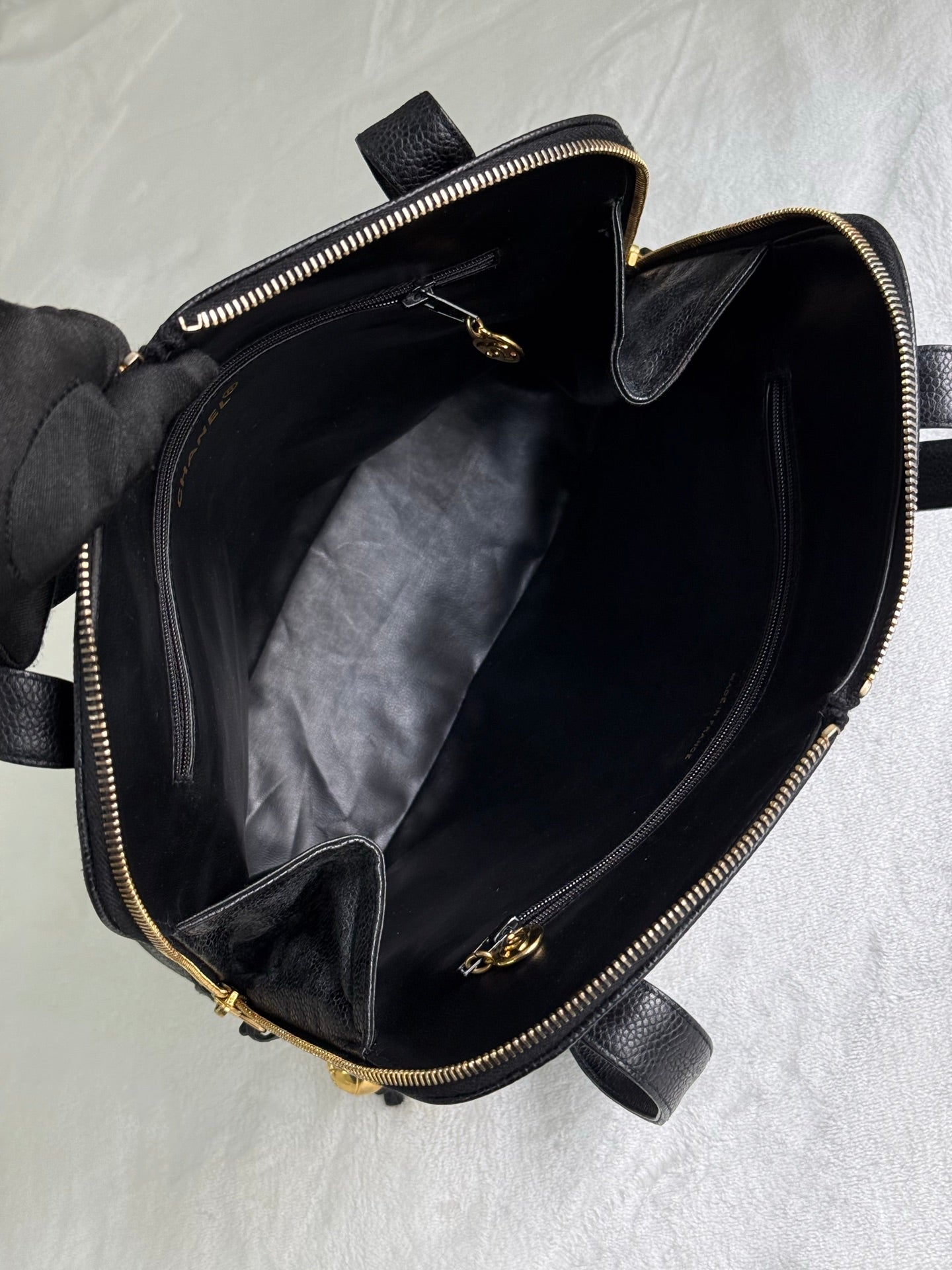 CHANEL Double-C Cavier Golden Ball Shoulderbag