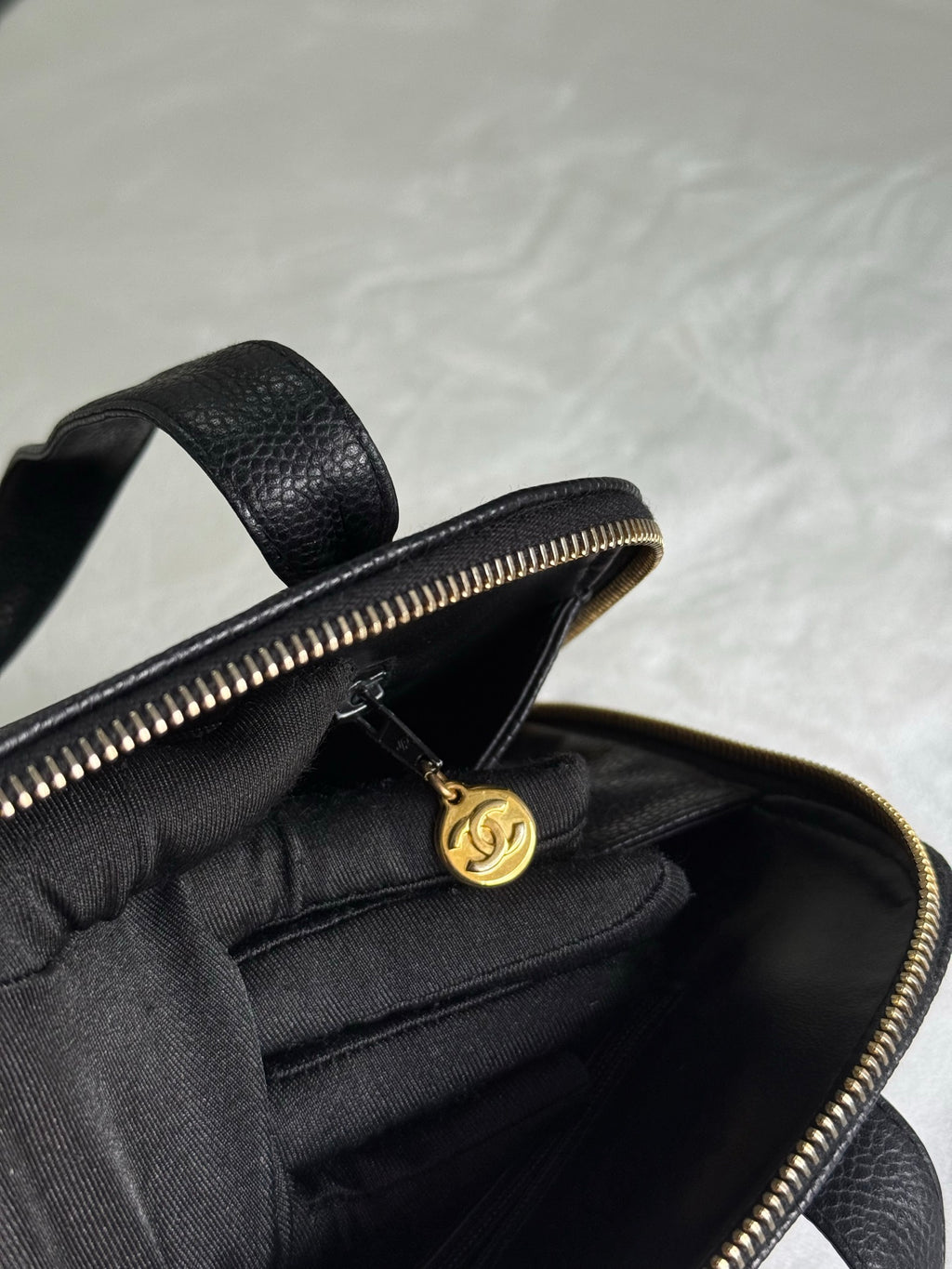 CHANEL Double-C Cavier Golden Ball Shoulderbag