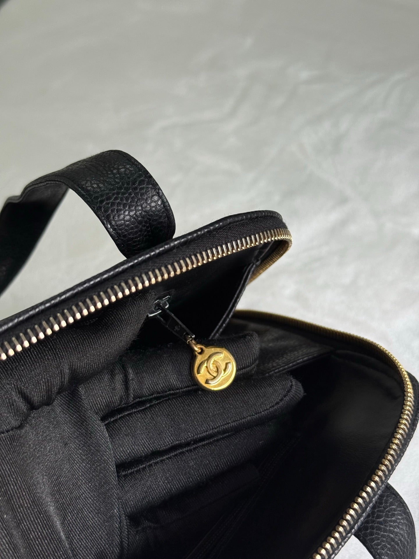 CHANEL Double-C Cavier Golden Ball Shoulderbag