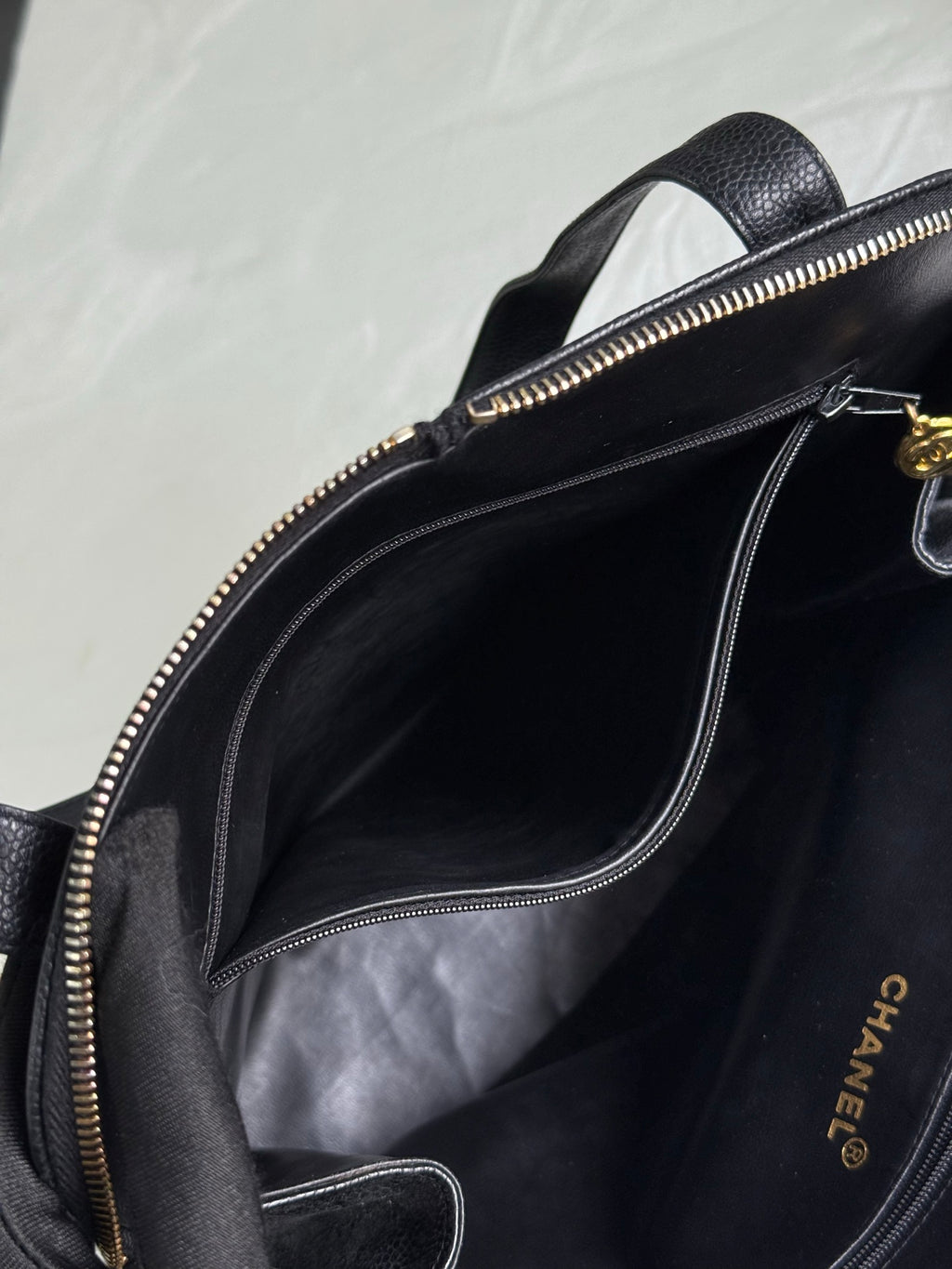 CHANEL Double-C Cavier Golden Ball Shoulderbag