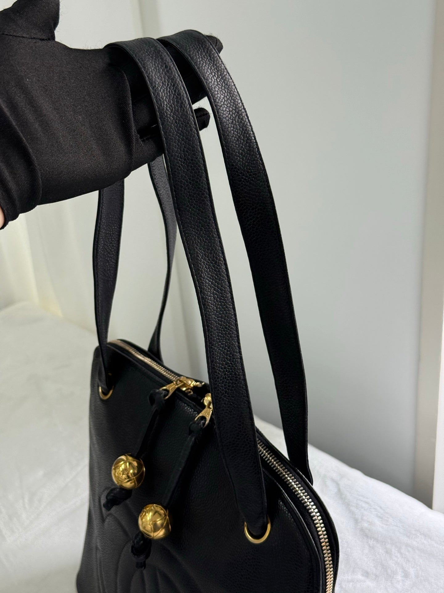 CHANEL Double-C Cavier Golden Ball Shoulderbag