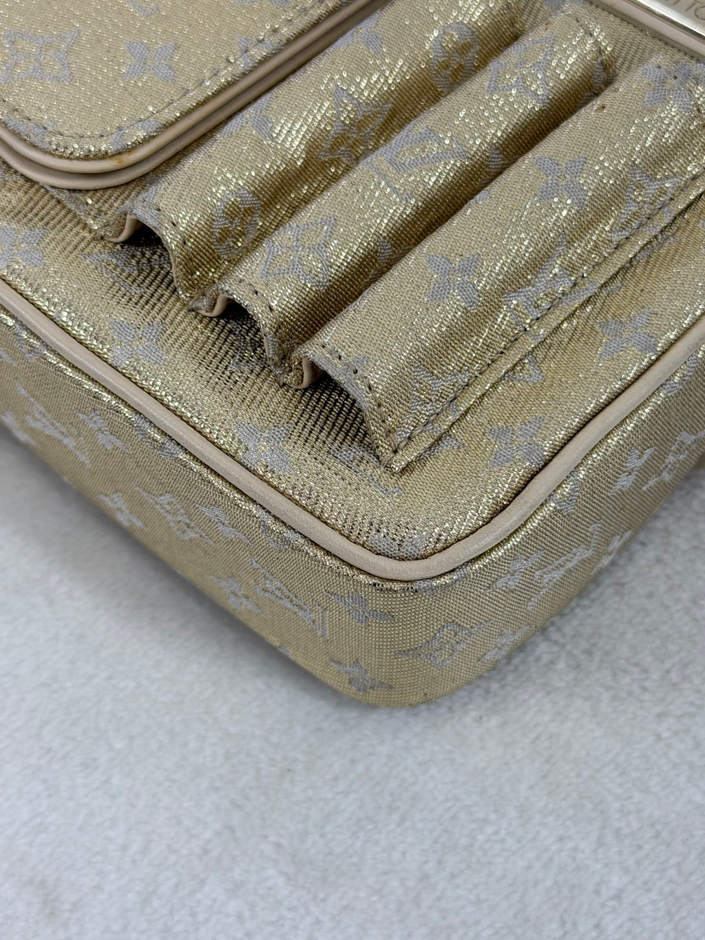 LOUIS VUITTON Satin Monogram Shoulderbag