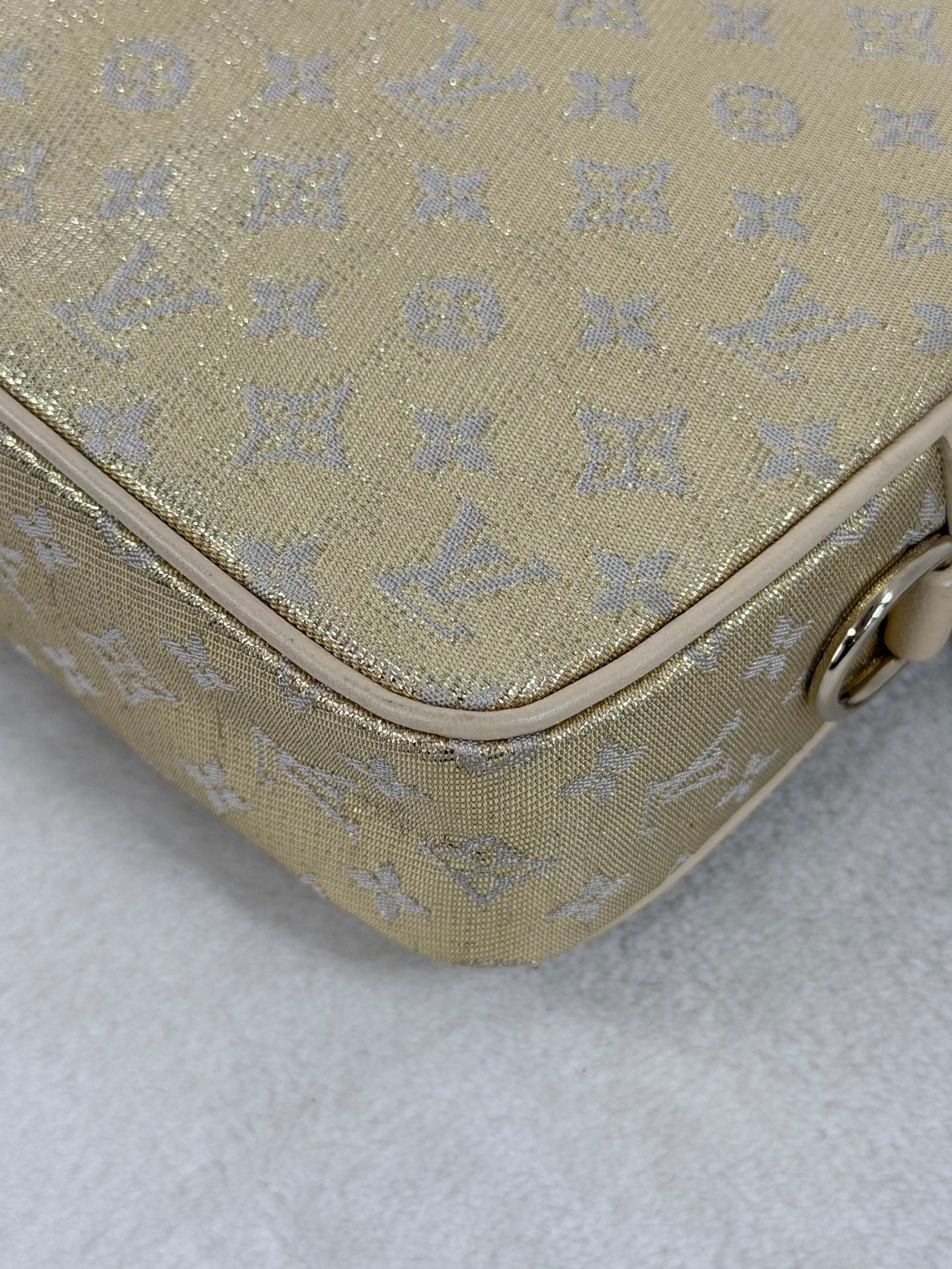 LOUIS VUITTON Satin Monogram Shoulderbag