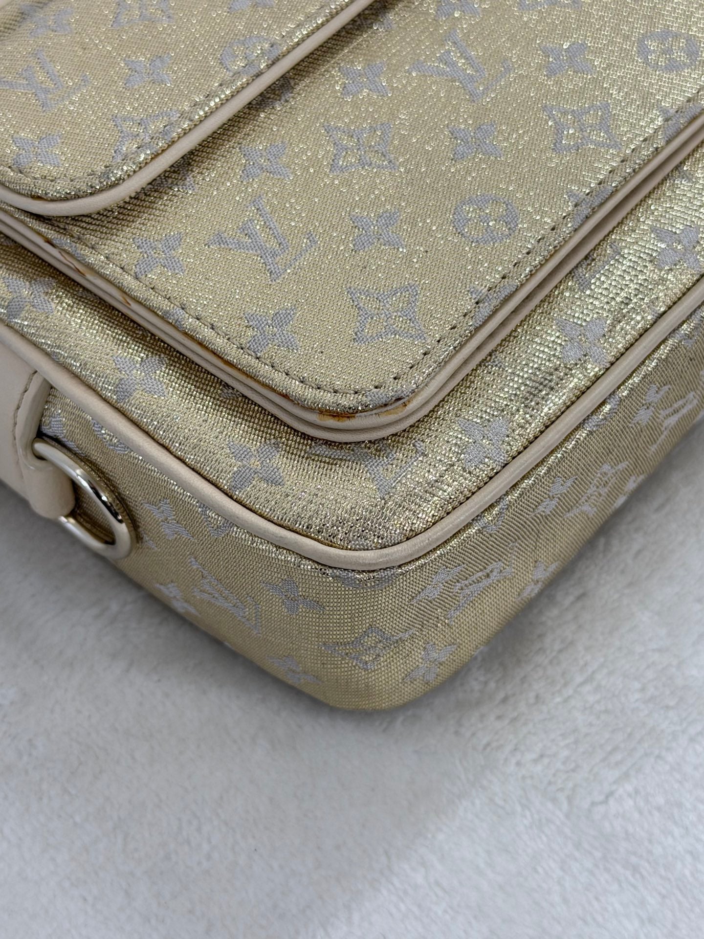 LOUIS VUITTON Satin Monogram Shoulderbag
