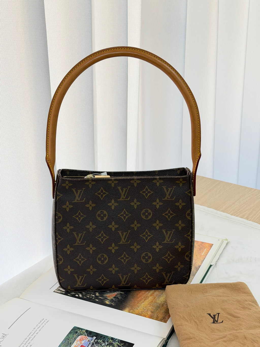 LOUIS VUITTON Monogram Looping MM