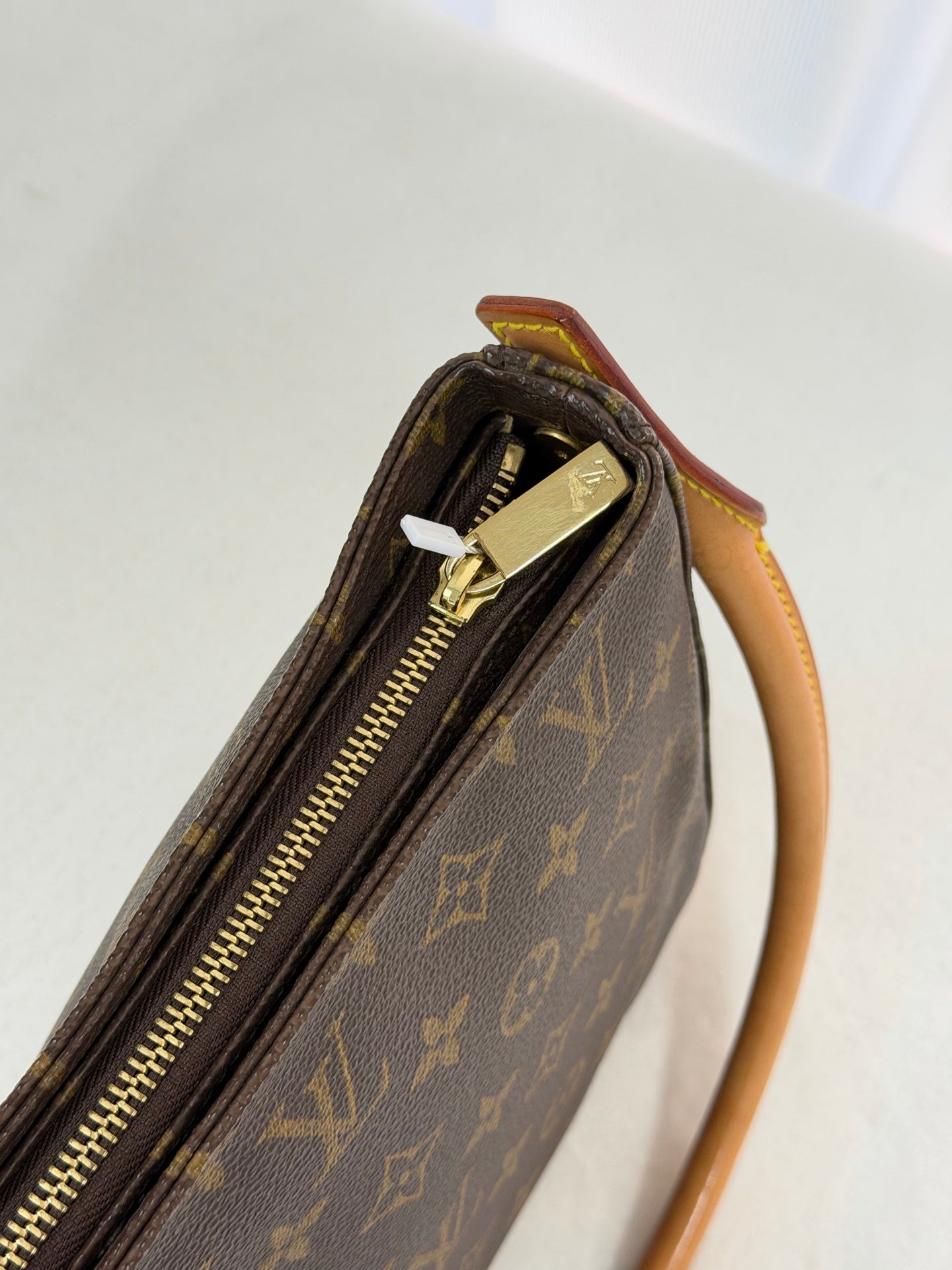 LOUIS VUITTON Monogram Looping MM